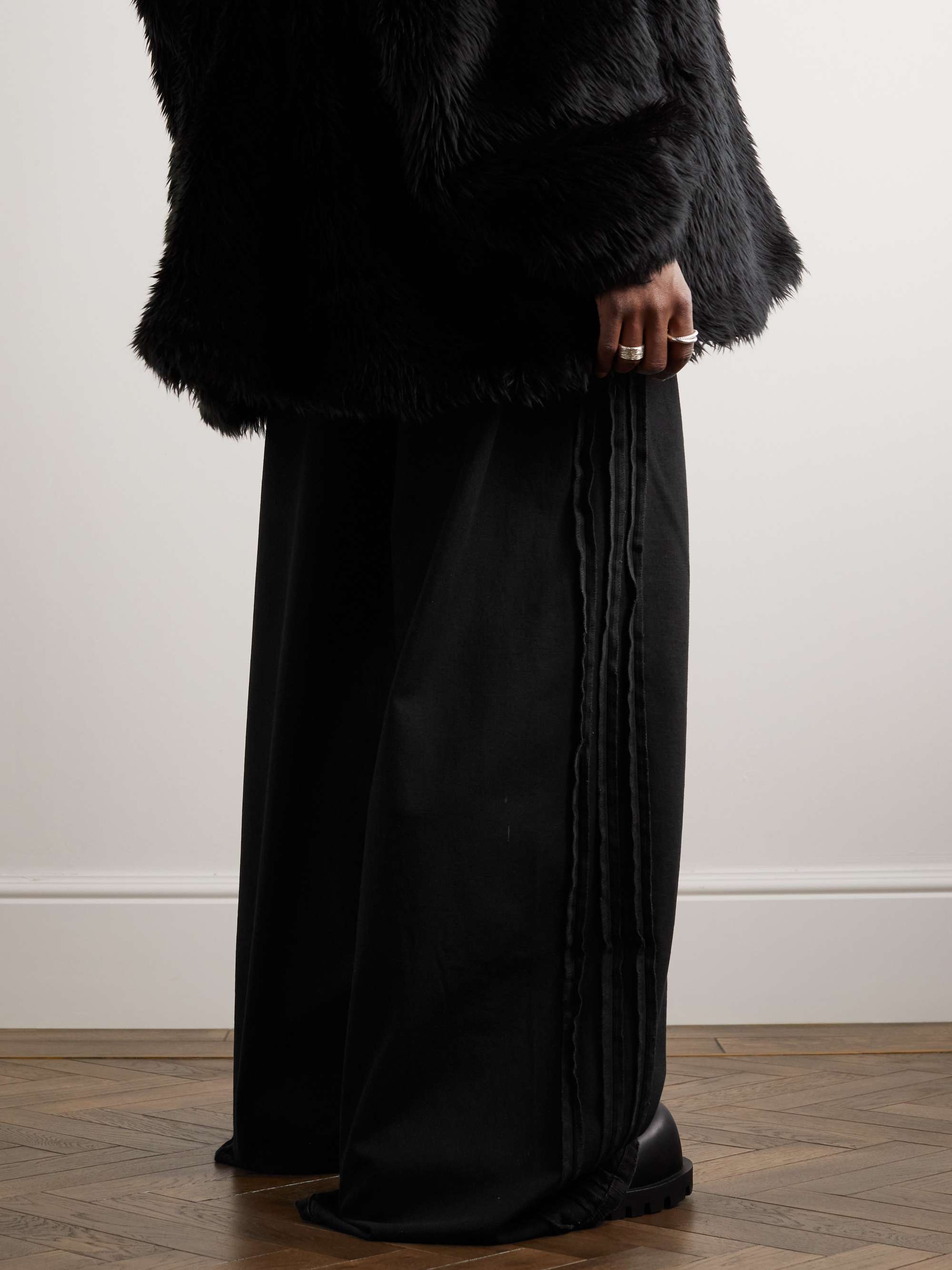 VETEMENTS Inside-Out Wide-Leg Jeans