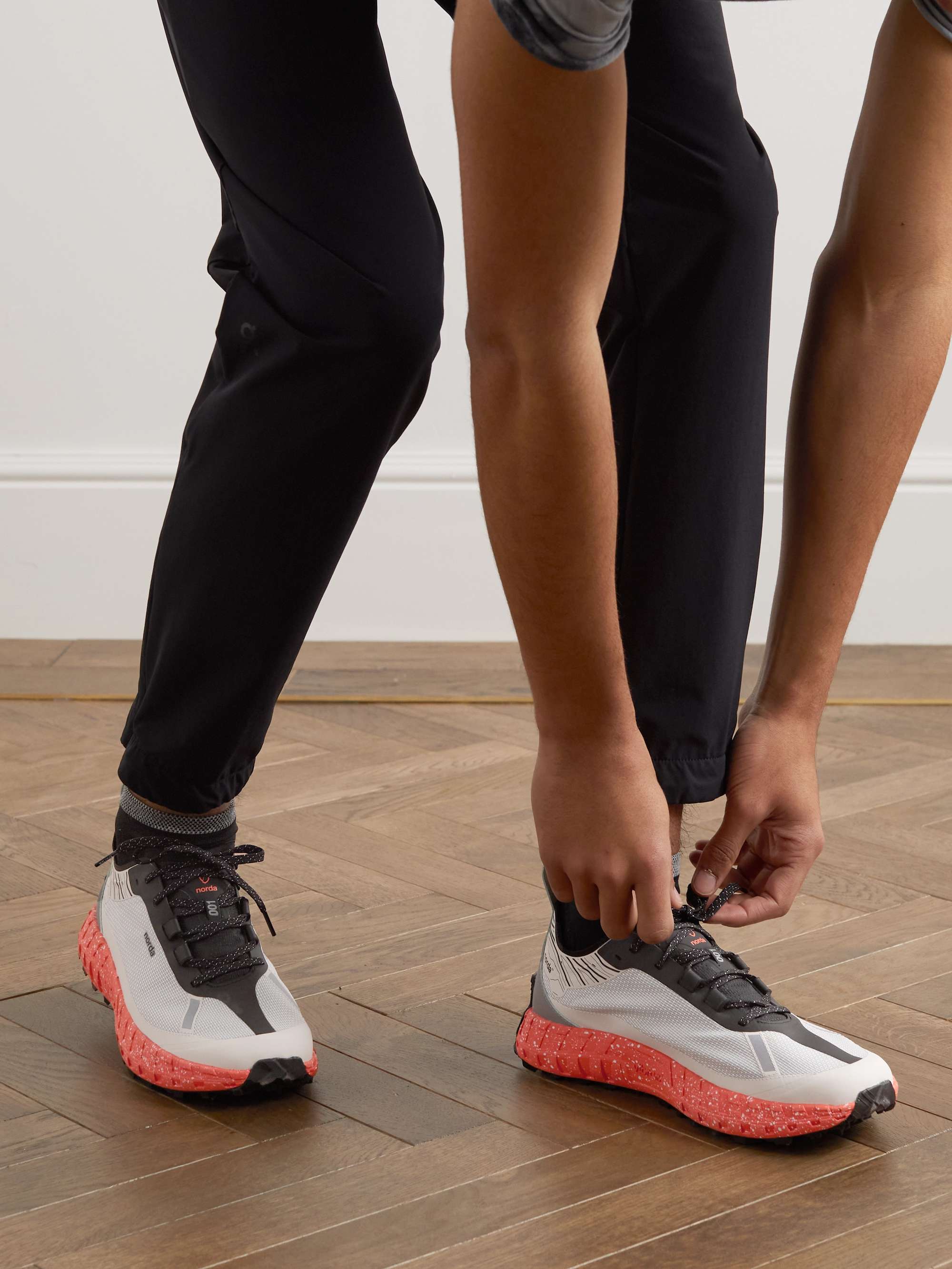 NORDA 001 G+ Mesh Running Sneakers