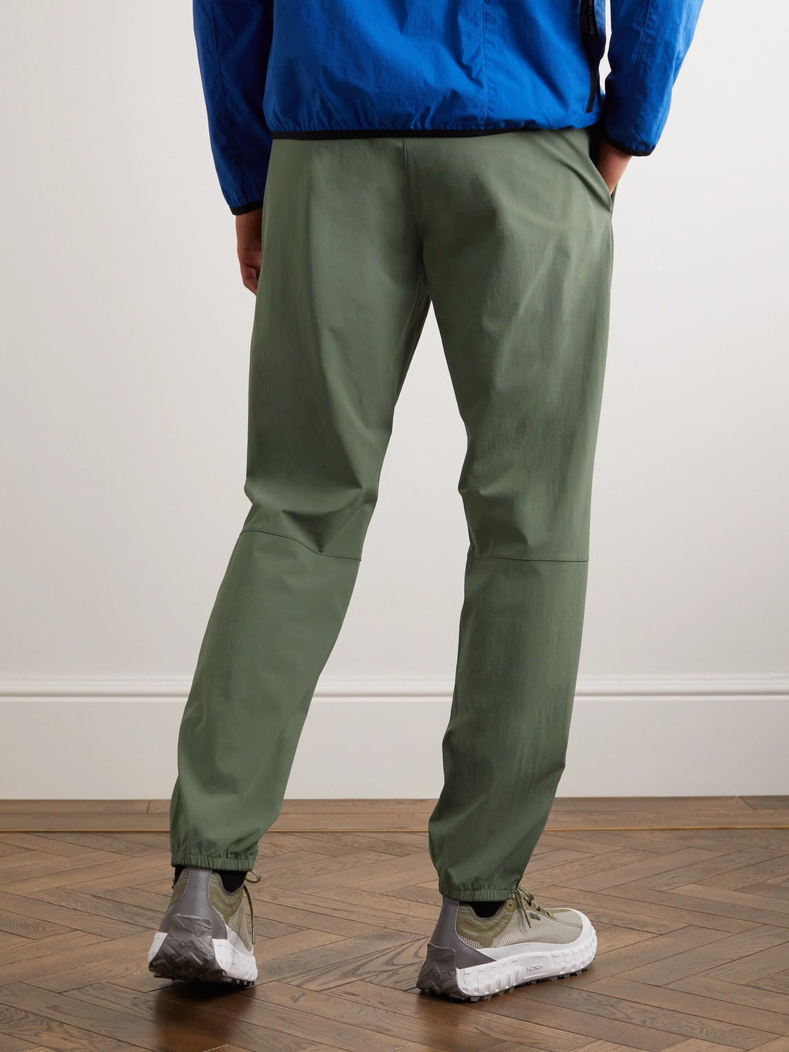 新品タグ付き　STRETCH NYLON TAPERED PANTS