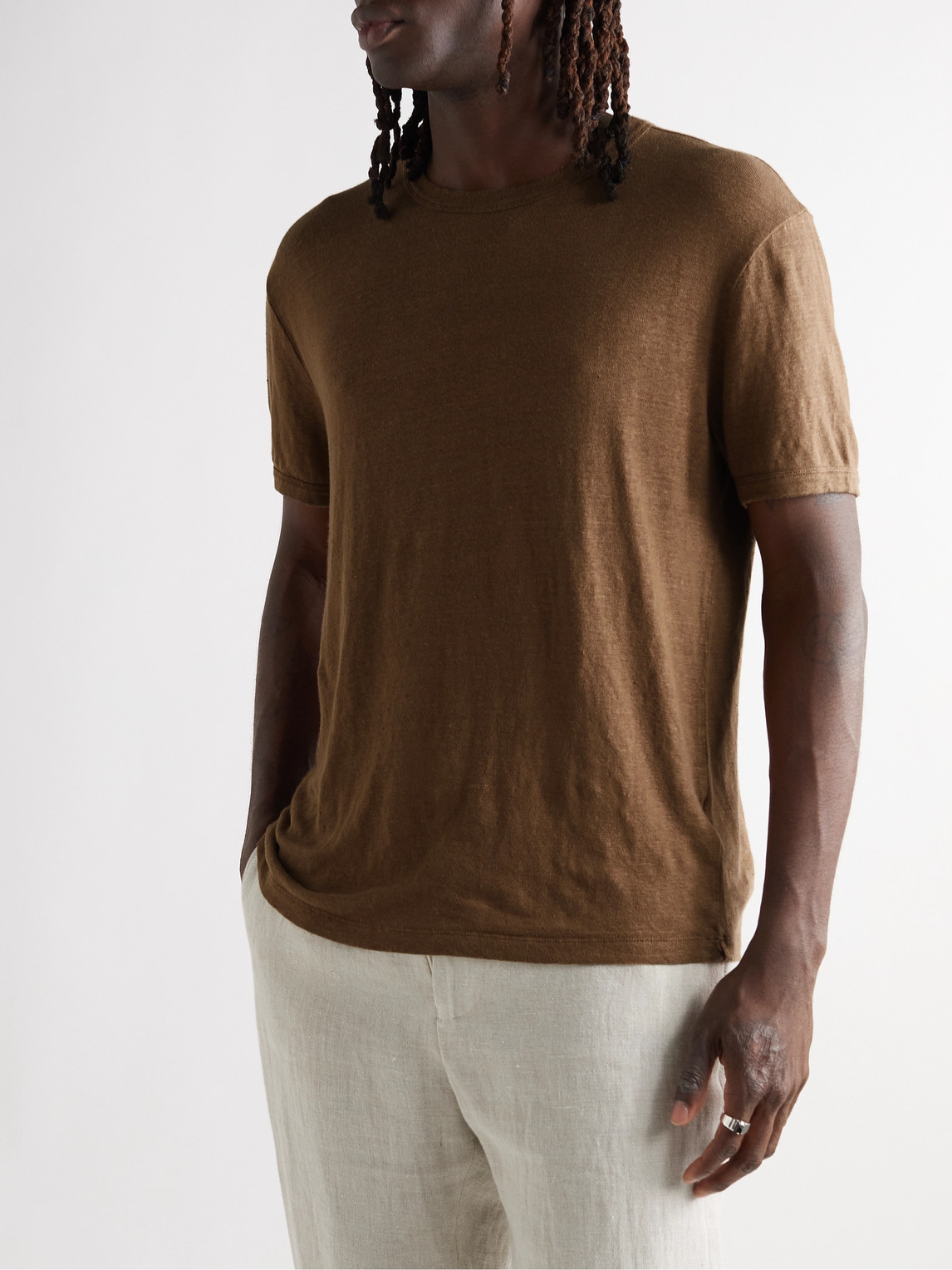 Shop Officine Generale Slub Stretch-linen T-shirt In Brown