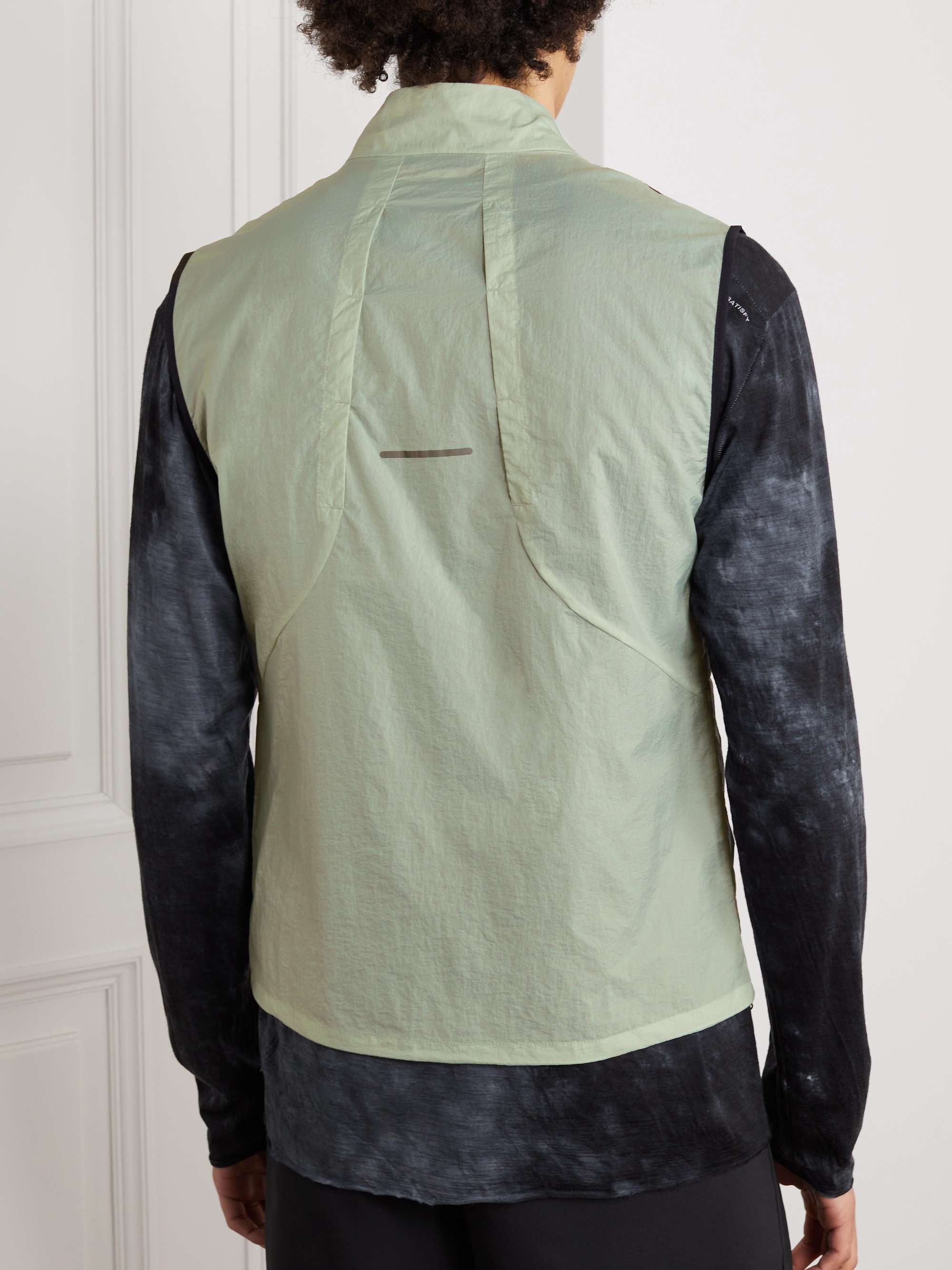 ASICS Metarun Logo-Print Shell Gilet