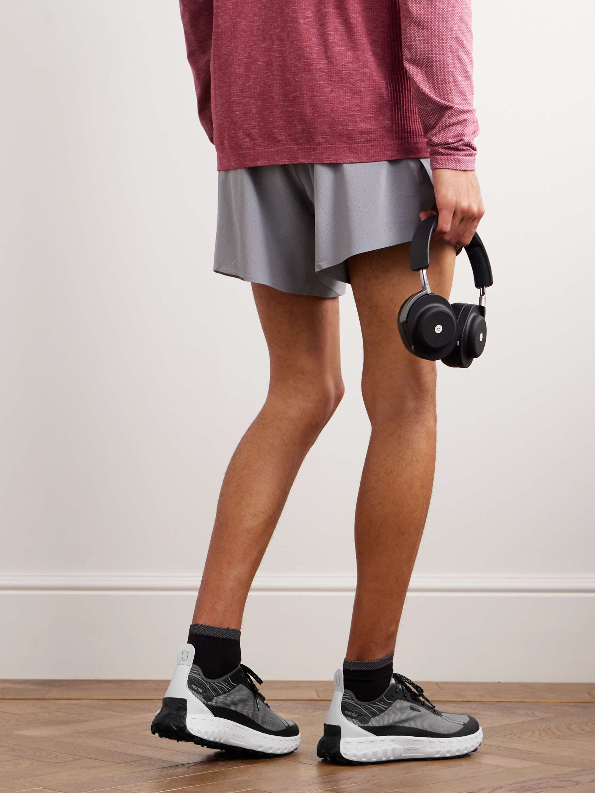 NORDA 001 Mesh Running Sneakers