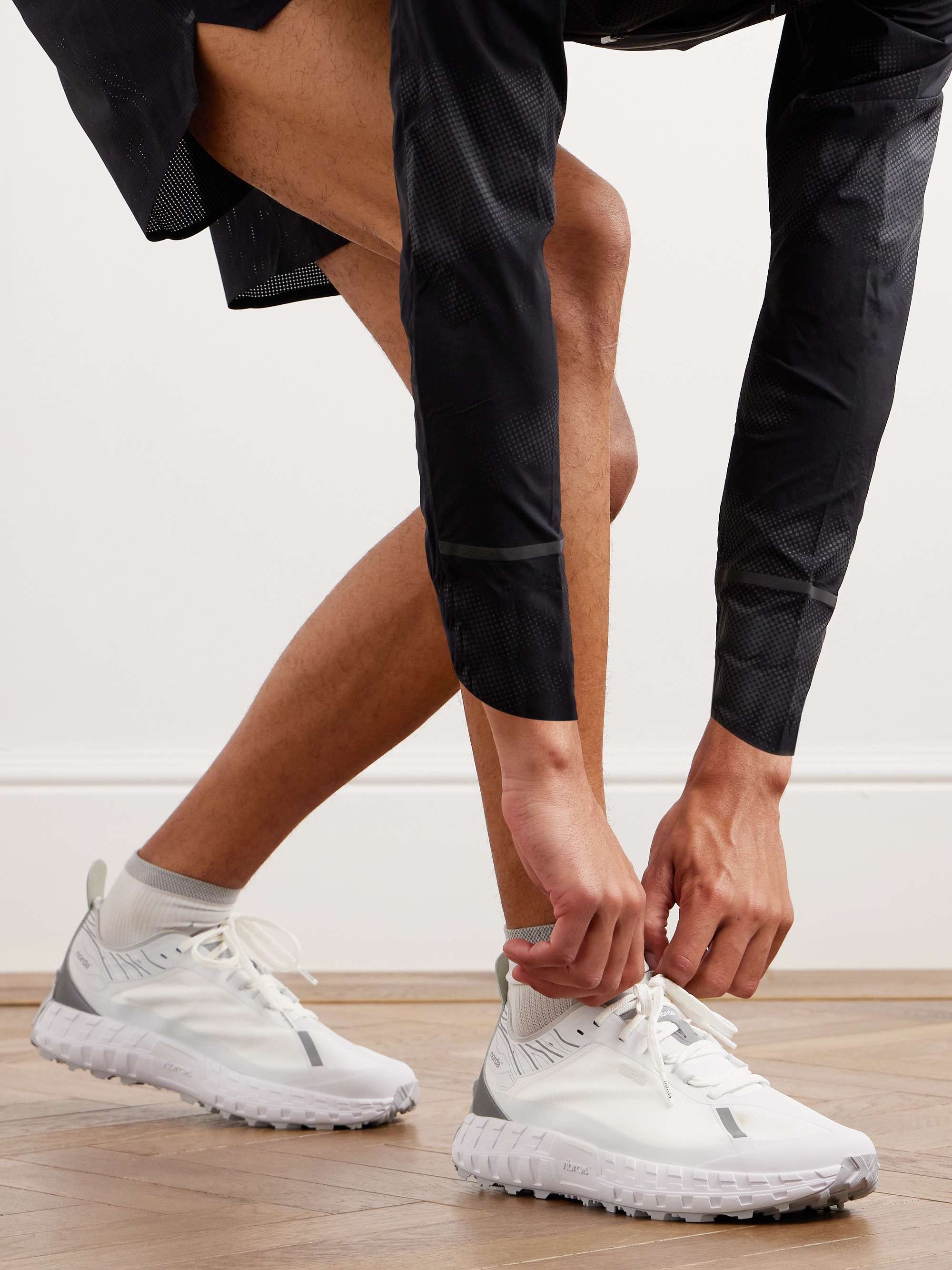 NORDA 001 Mesh Running Sneakers
