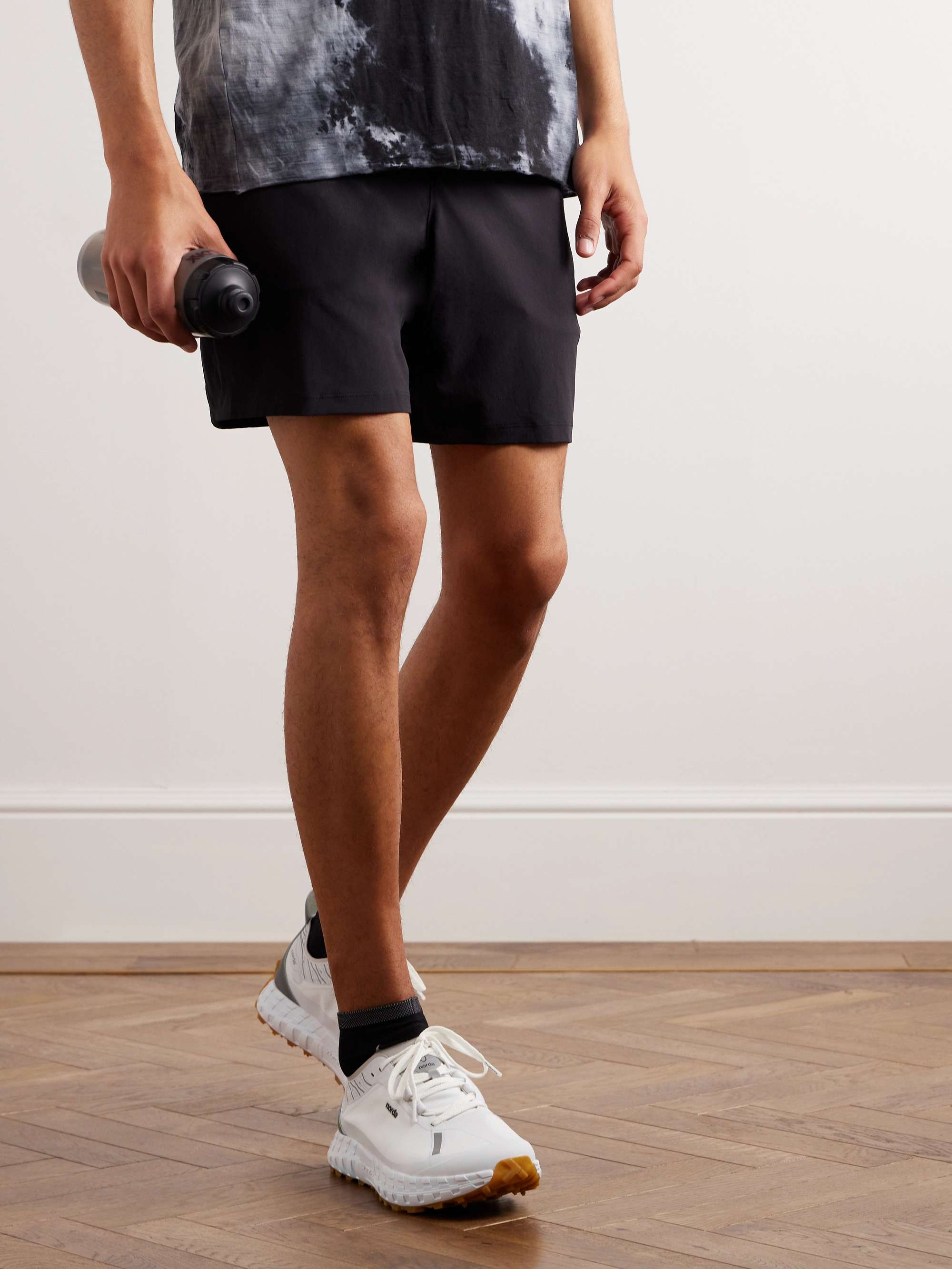 NORDA 001 Mesh Running Sneakers
