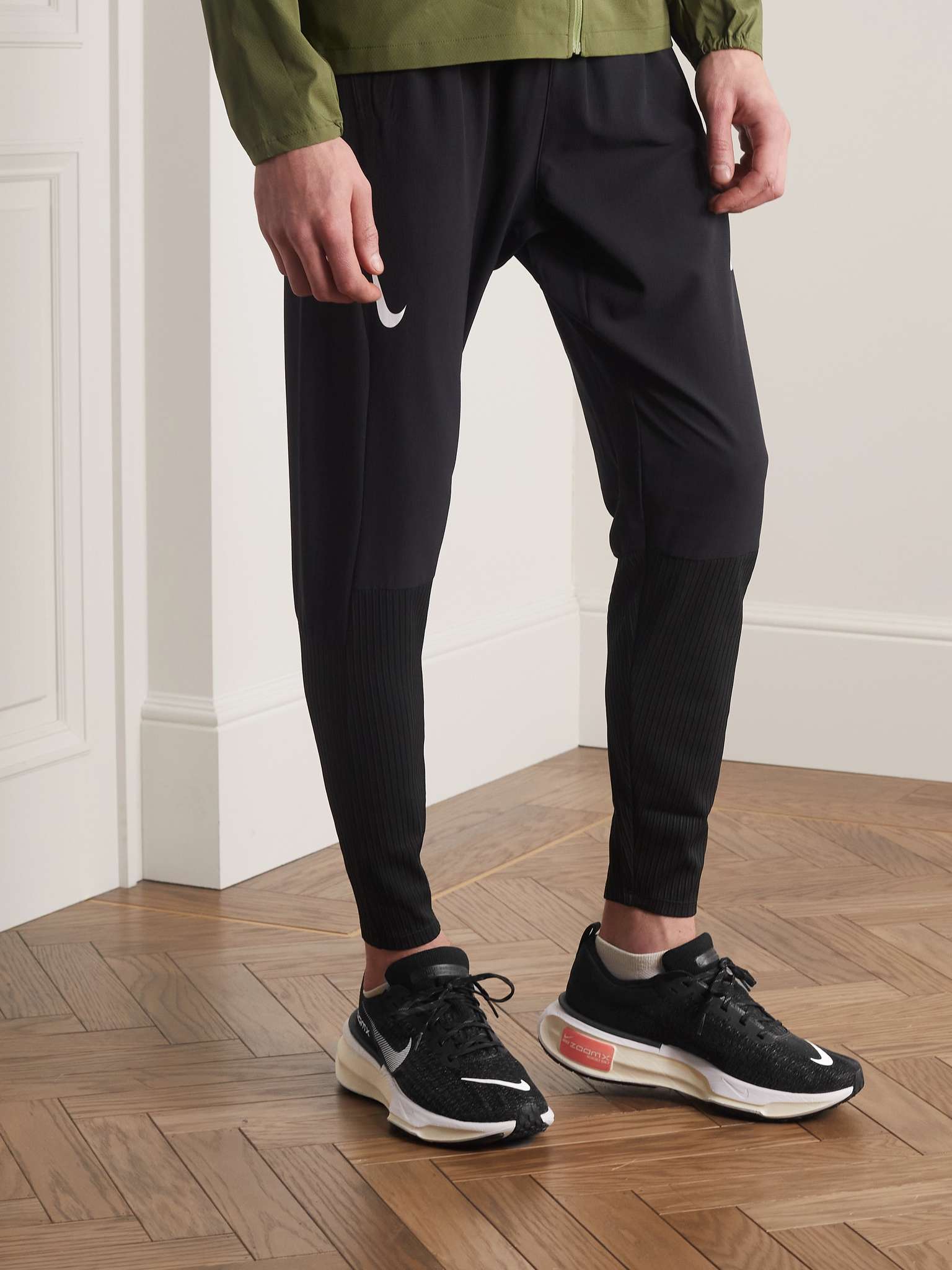 NIKE RUNNING ZoomX Invincible 3 Flyknit Running Sneakers for Men MR