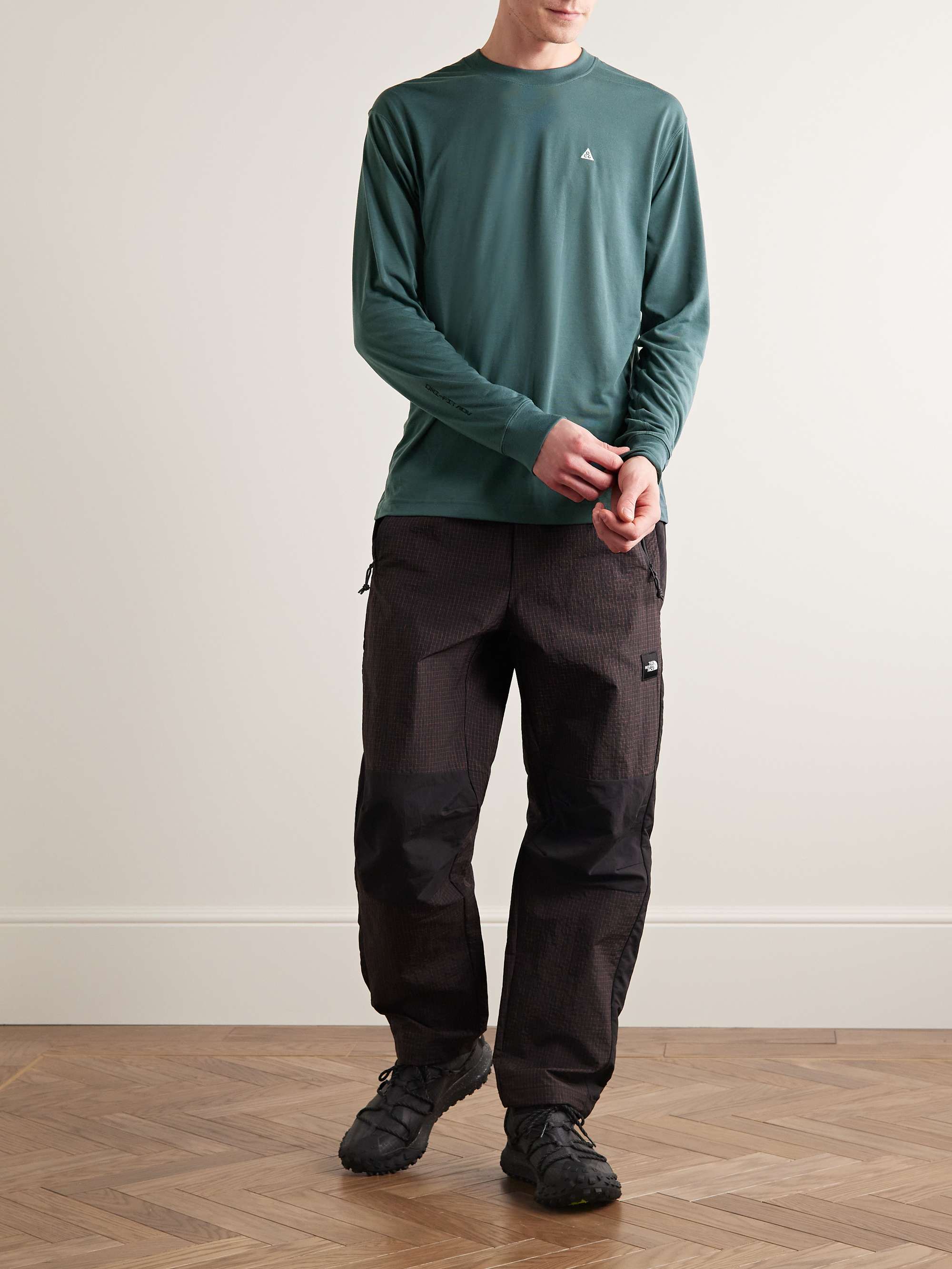 nike dri fit acg