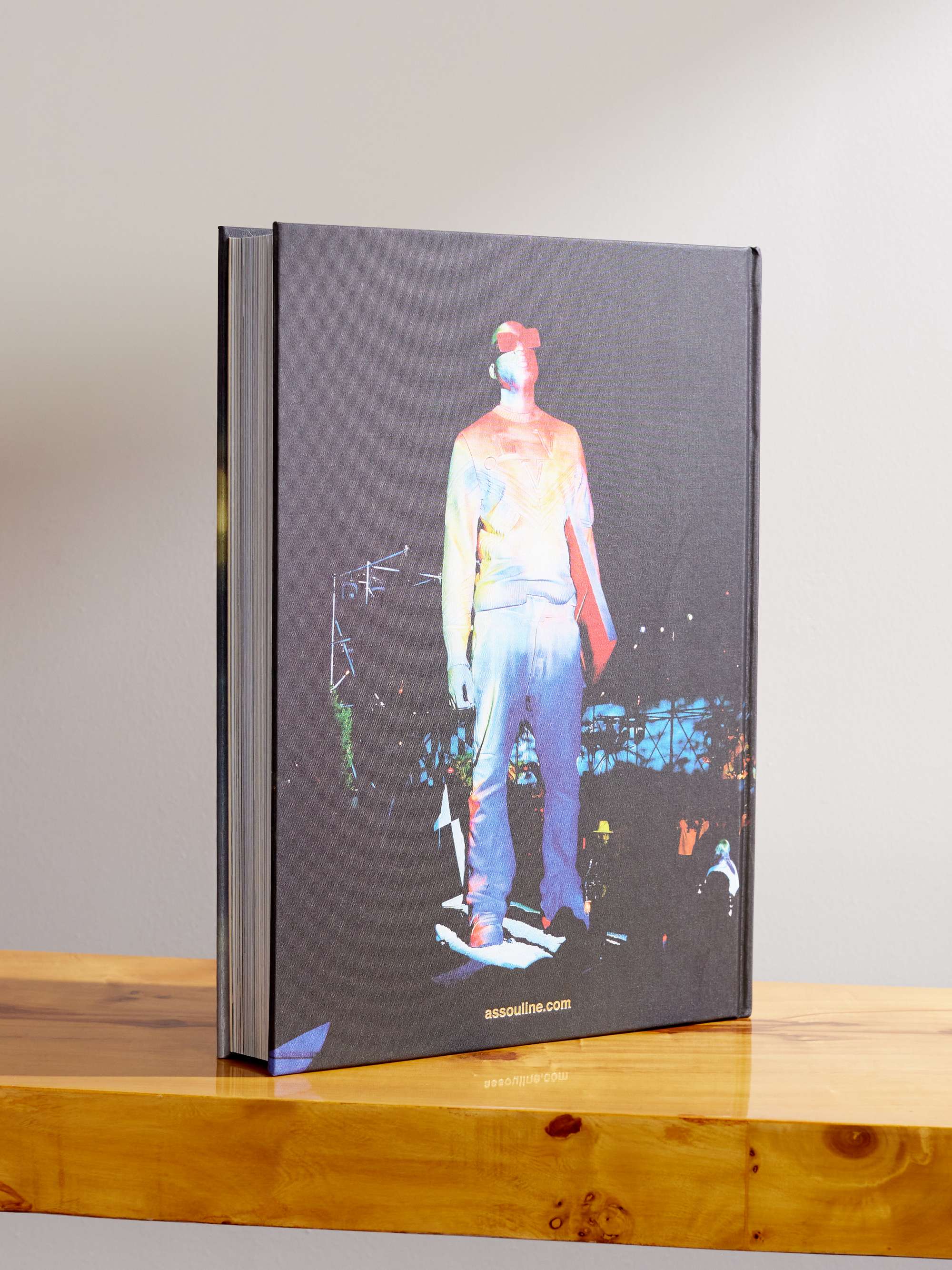 Assouline Louis Vuitton: Virgil Abloh (Ultimate Edition) Hardcover Book -  Shop - bhibu