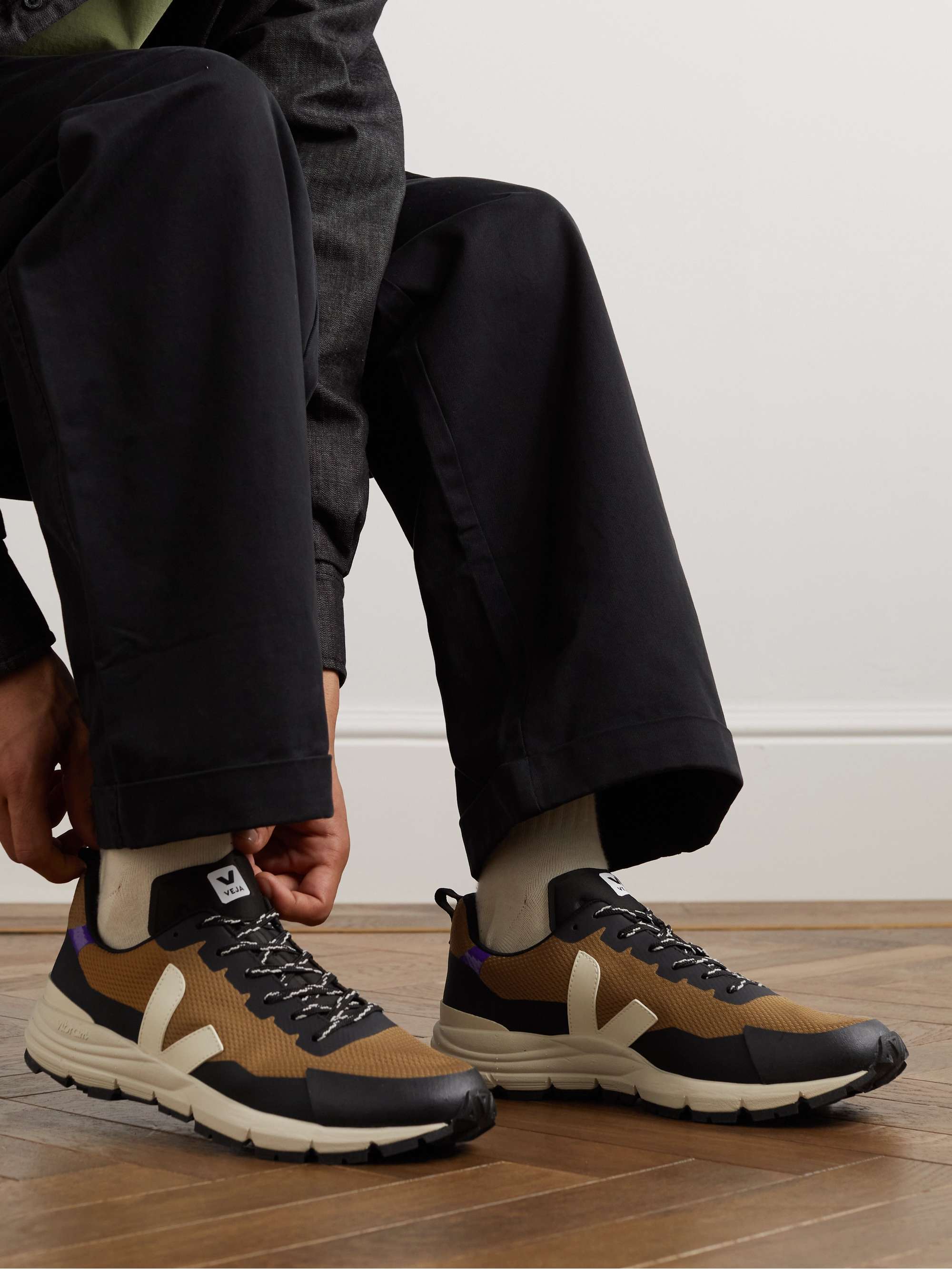 VEJA Dekkan Rubber-Trimmed Alveomesh Sneakers