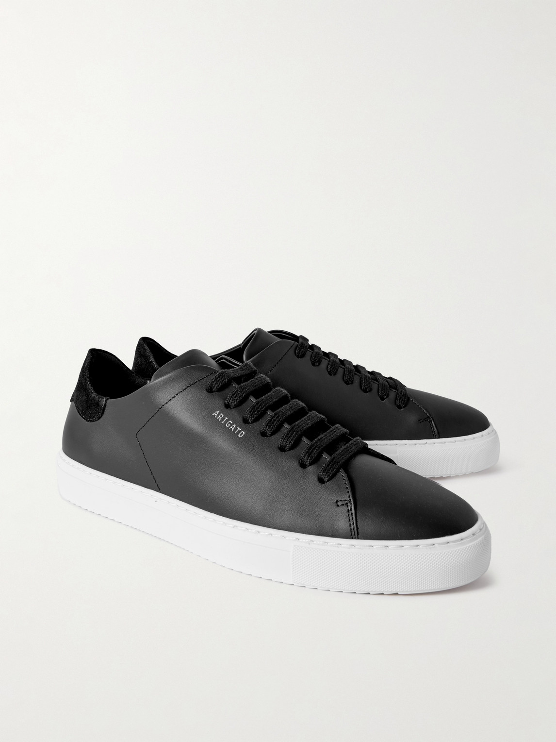 Axel Arigato '90 Clean' Black Low Top Sneakers With Logo Lettering On The Side In Black