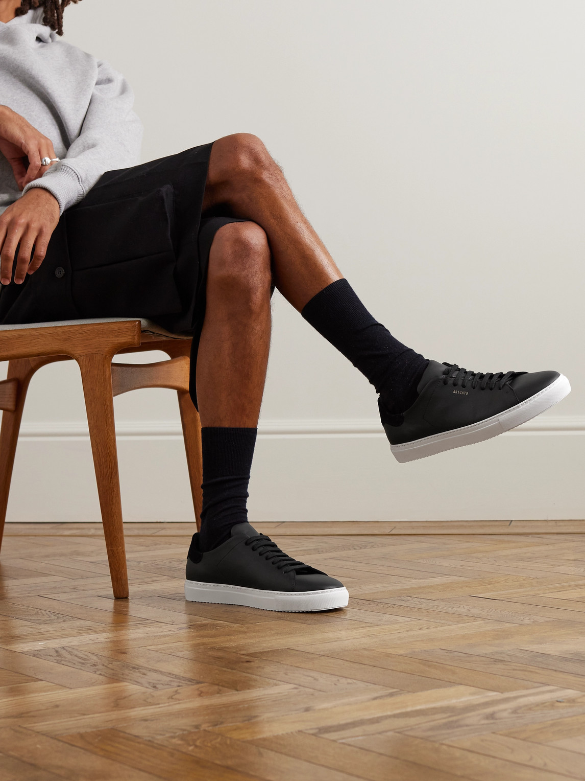 Axel Arigato '90 Clean' Black Low Top Sneakers With Logo Lettering On The Side In Black