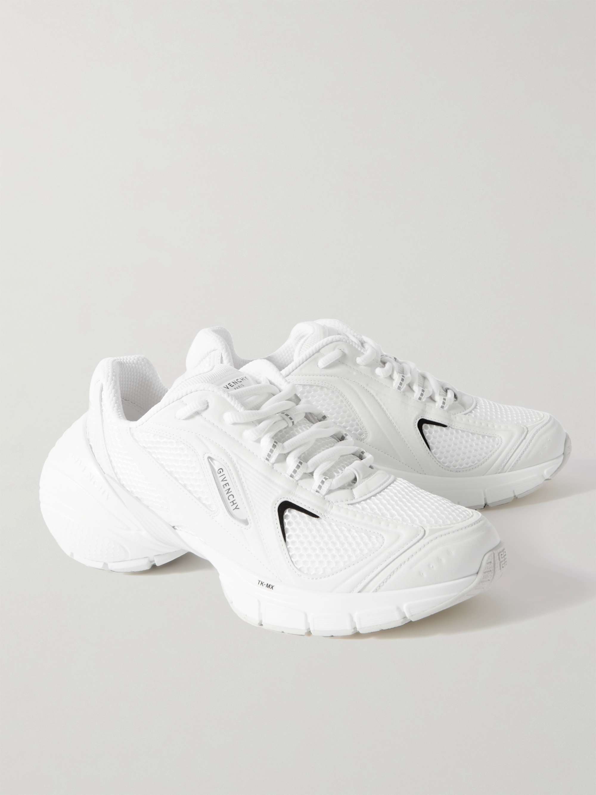 GIVENCHY 