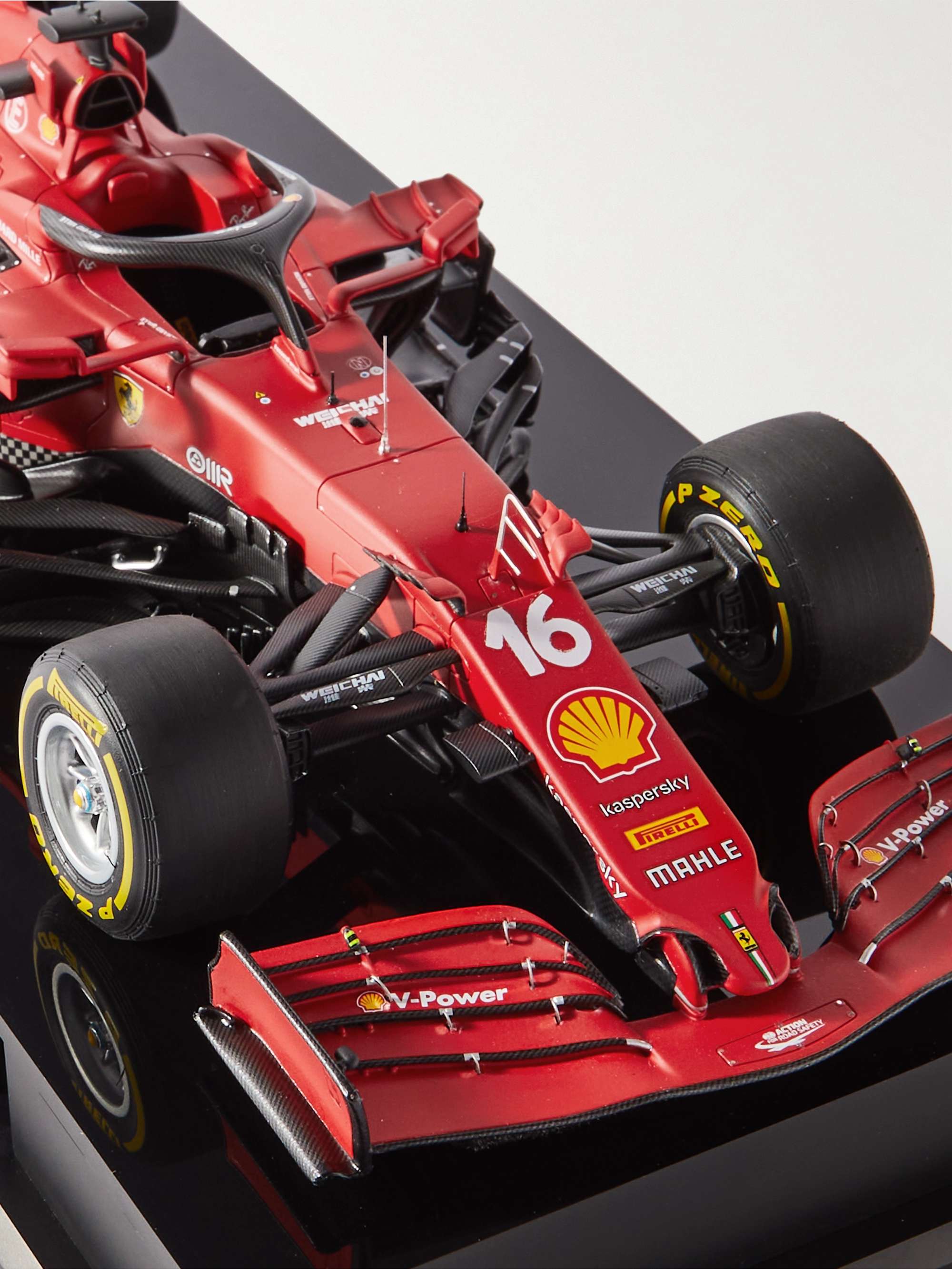 AMALGAM COLLECTION Ferrari SF21 Charles Leclerc (2021) 1:18 Model Car