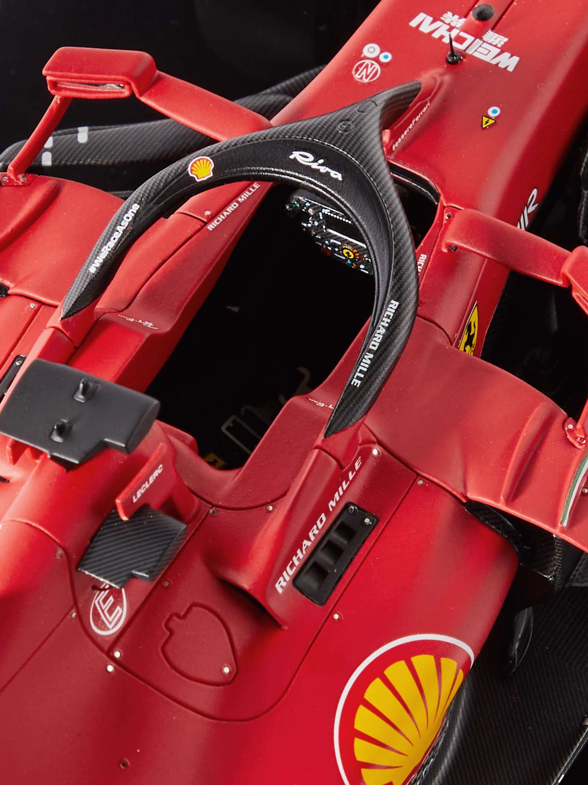 AMALGAM COLLECTION Ferrari SF21 Charles Leclerc (2021) 1:18 Model Car