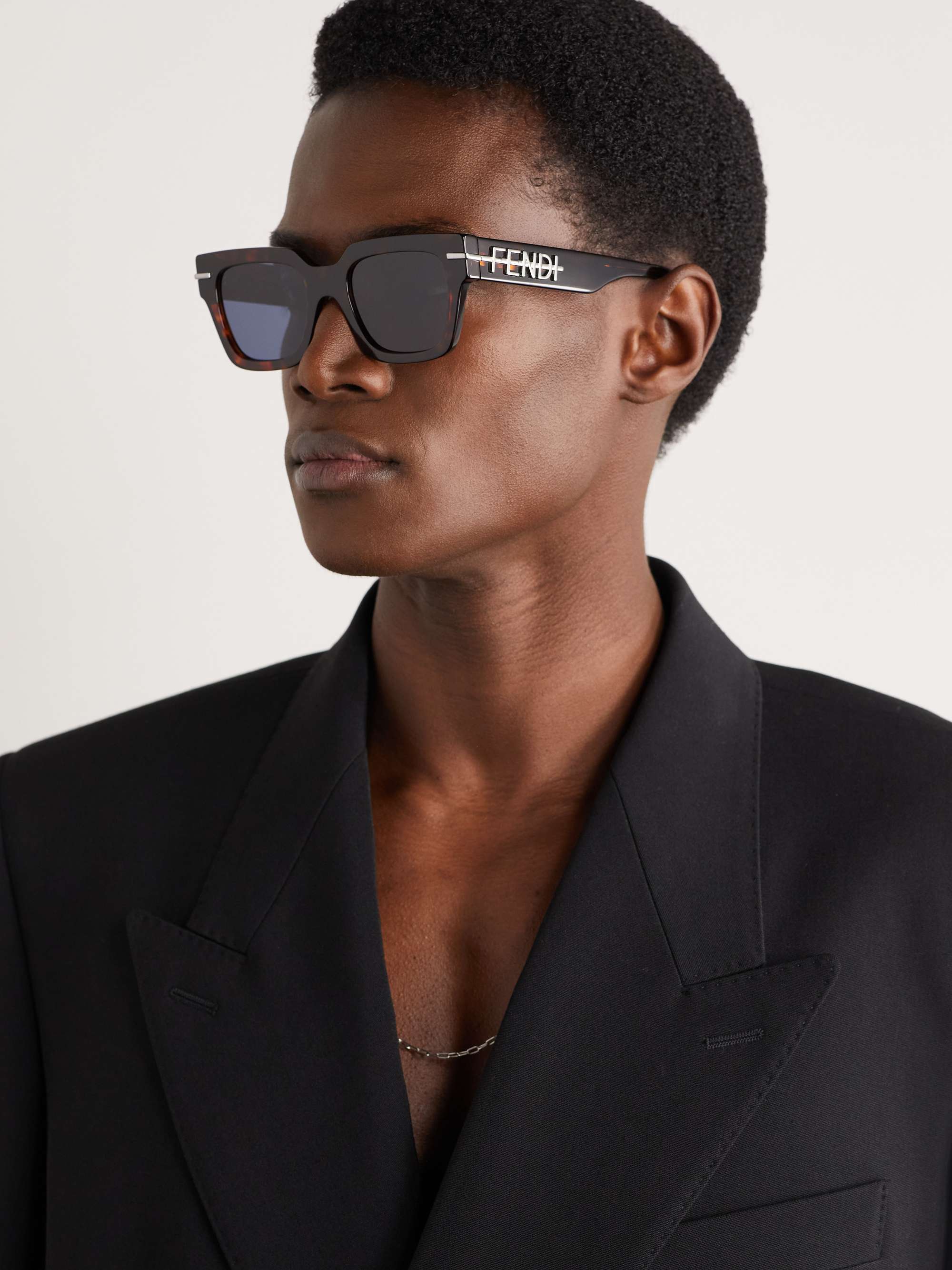 lenshop on X: Crafted in an oversized silhouette, Fendi's square-frame  sunglasses look especially flattering on heart or oval face shapes. The  wide arms are inlaid with graphic panels of tortoiseshell and ivory.