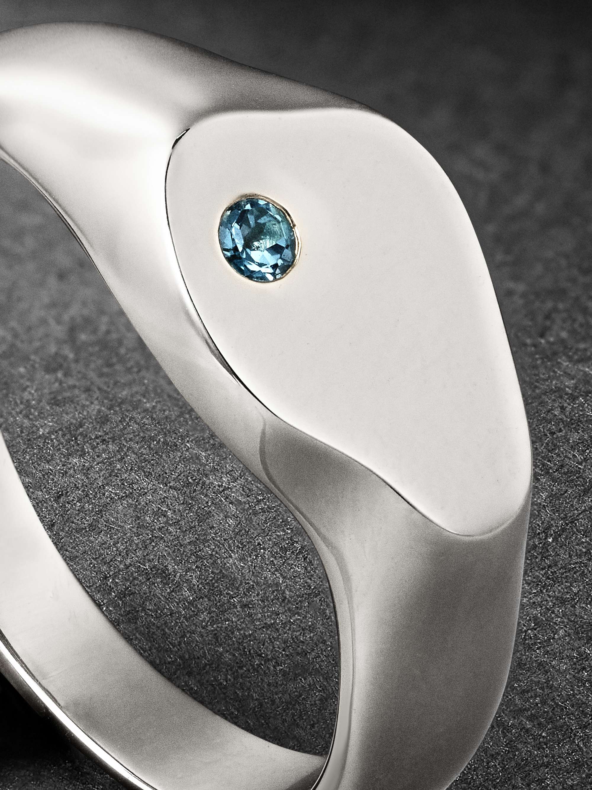 PATTARAPHAN Impact White Gold Topaz Signet Ring