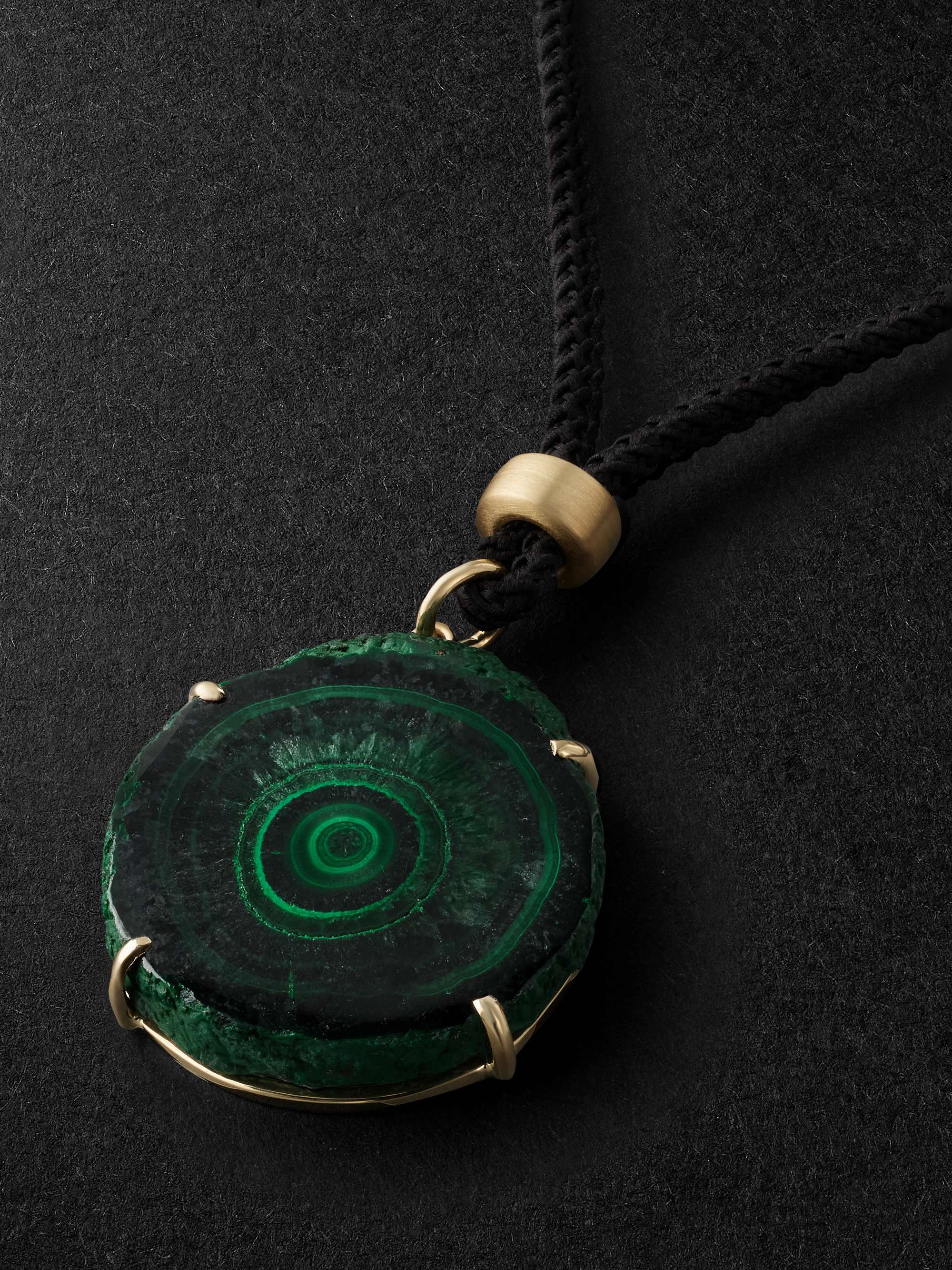 JACQUIE AICHE Collana in cordoncino con pendente in oro e malachite