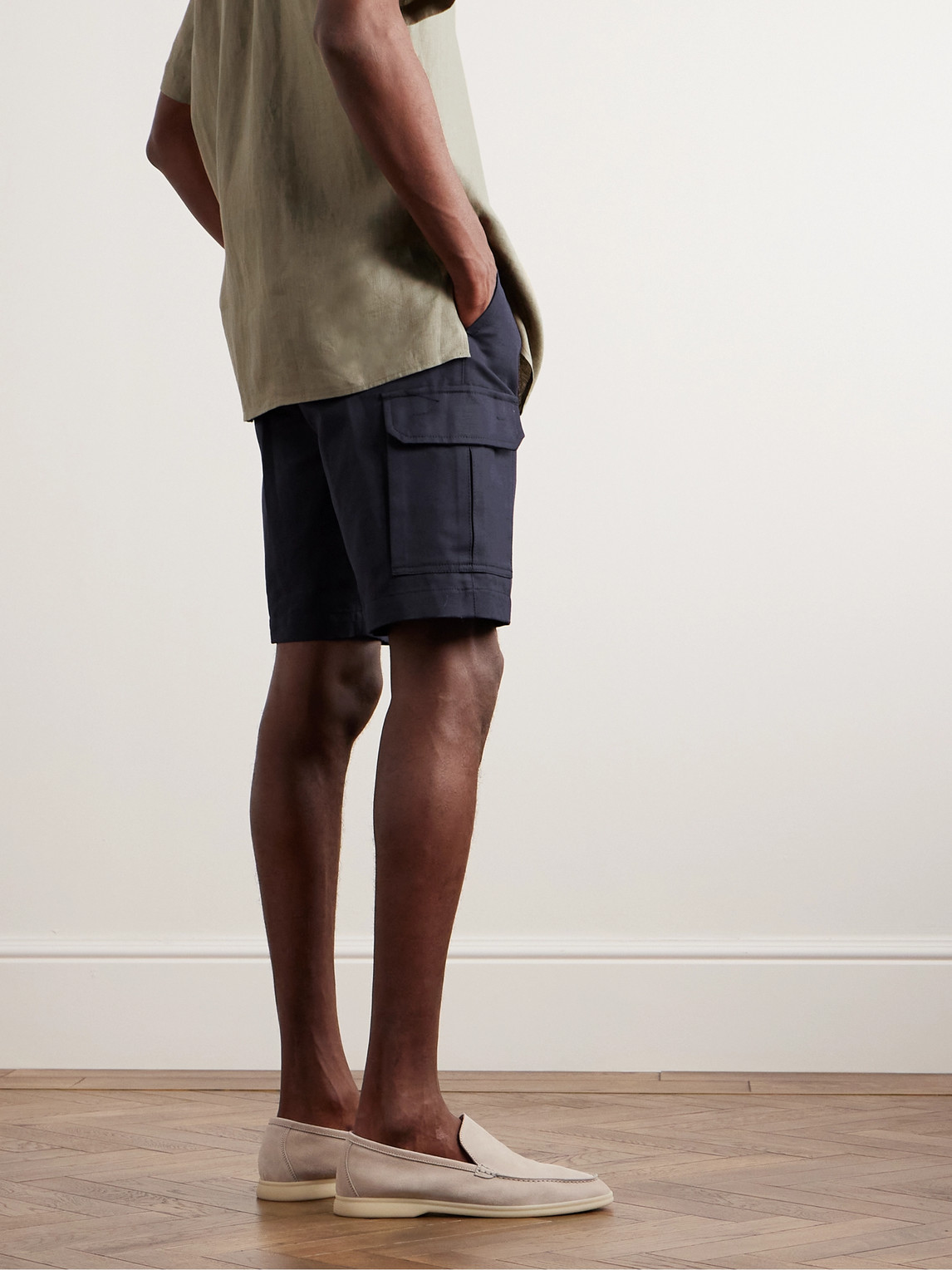 Shop Loro Piana Straight-leg Cotton And Linen-blend Cargo Shorts In Blue