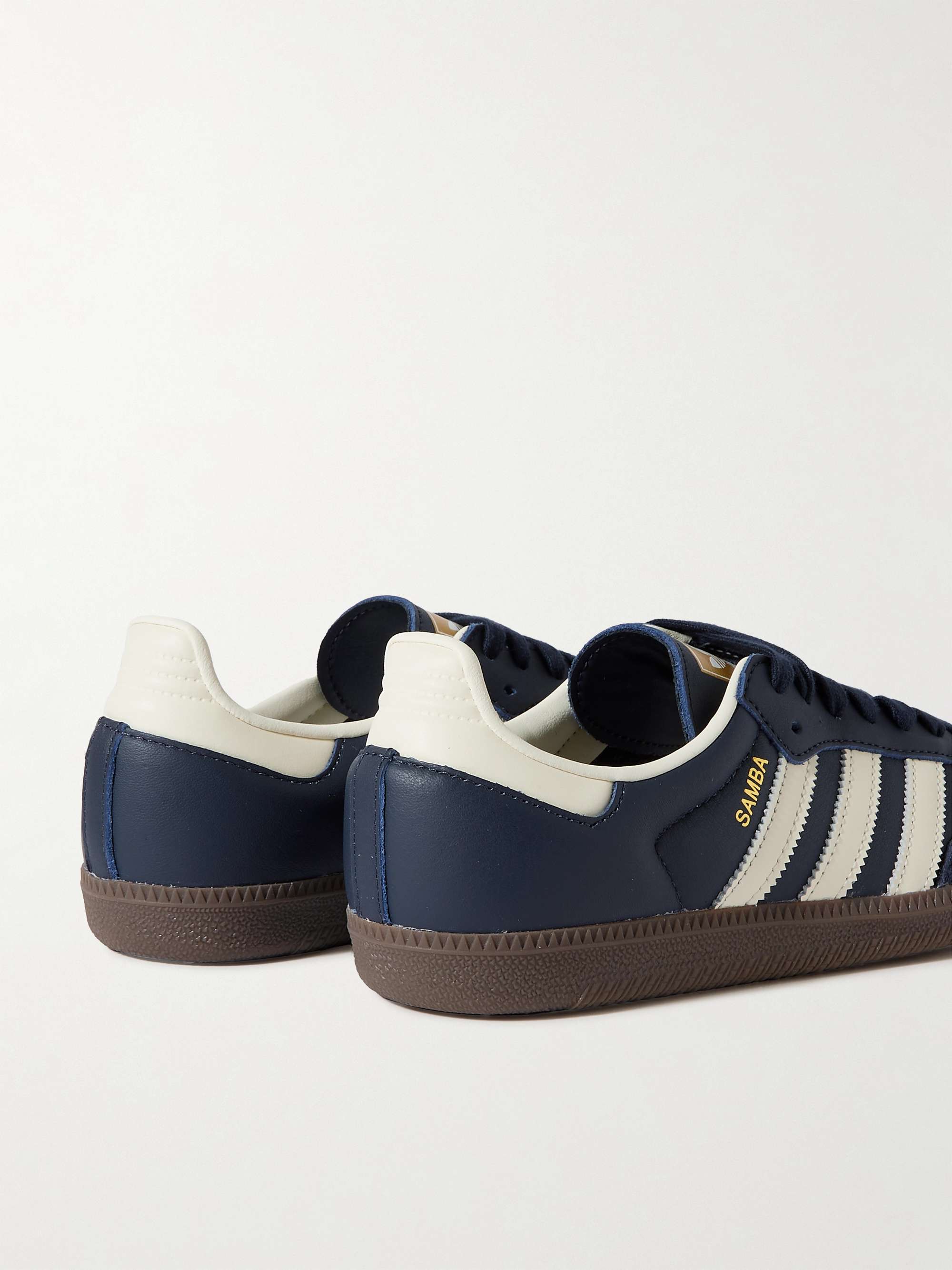 ADIDAS ORIGINALS 