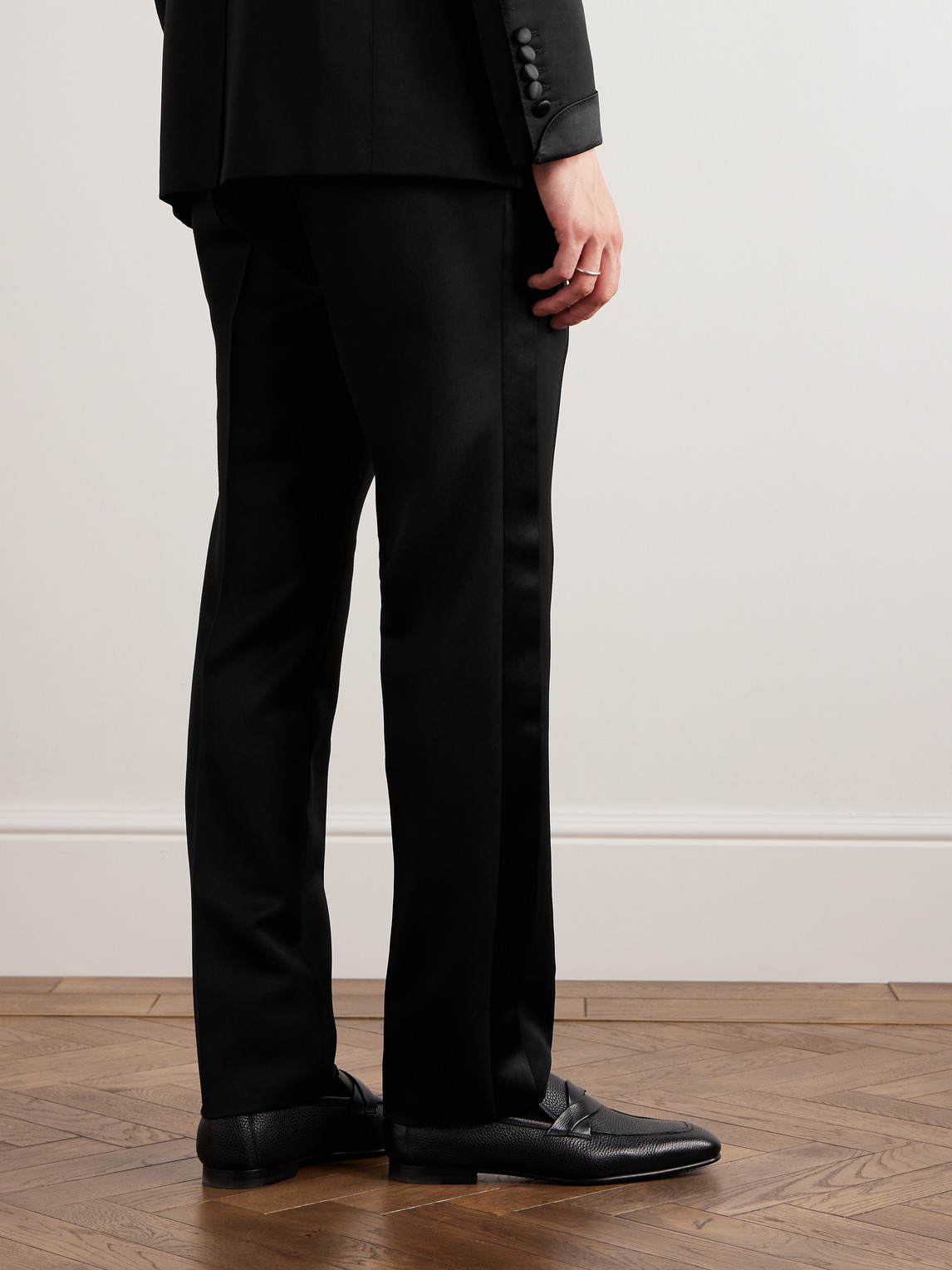  Tom Ford - Straight-leg Pleated Satin-trimmed Grain De Poudre Wool And Mohair-blend Tuxedo Trousers - Men - Black - It 44 