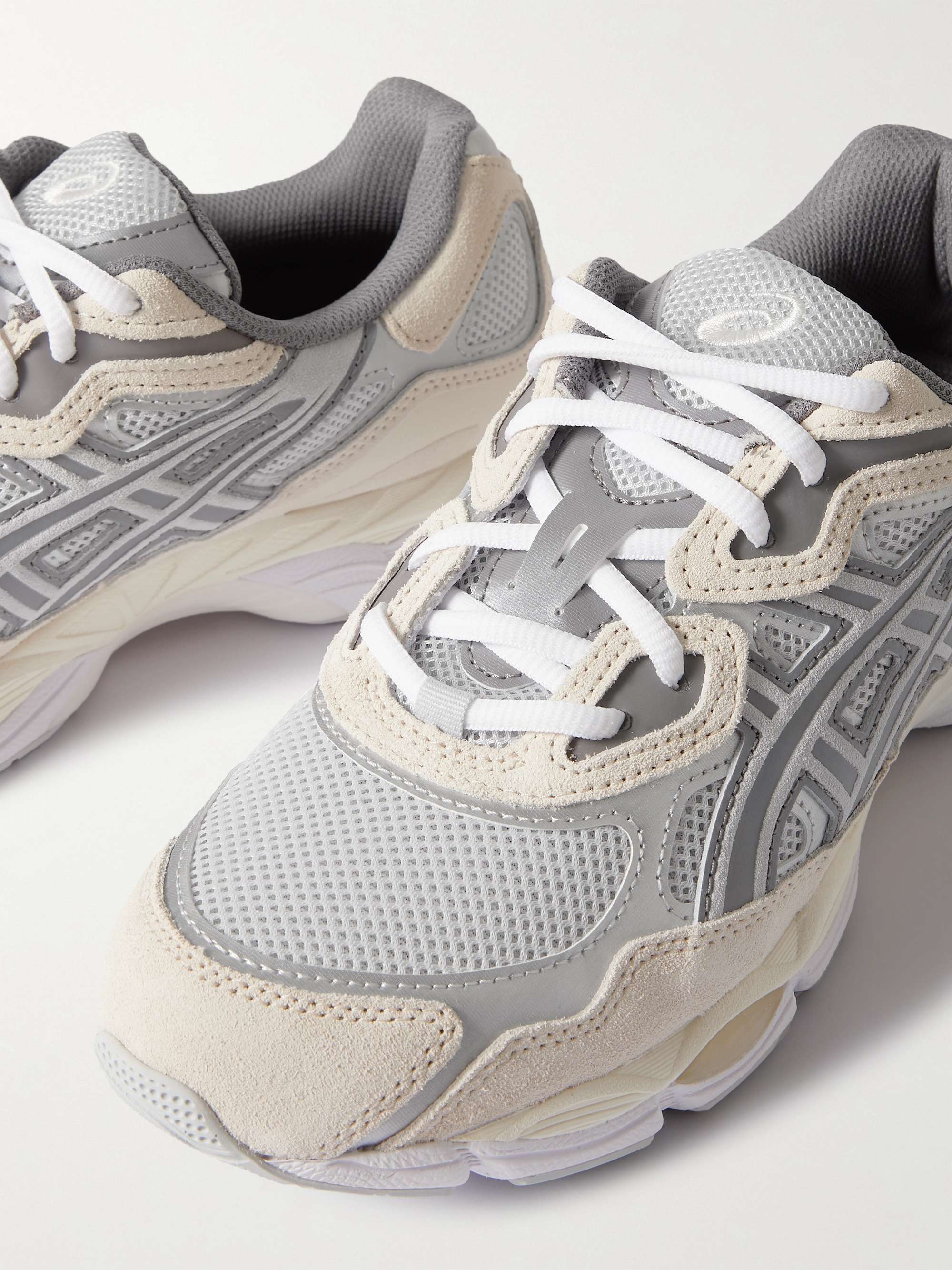 ASICS 
