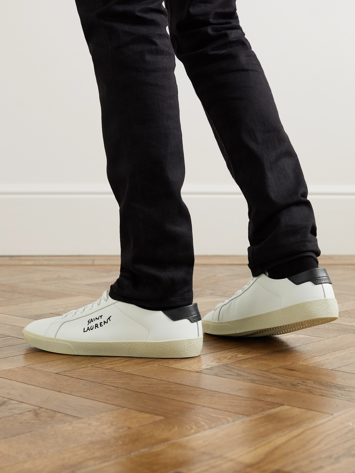 Saint Laurent Court Sl/06 Sneakers In White