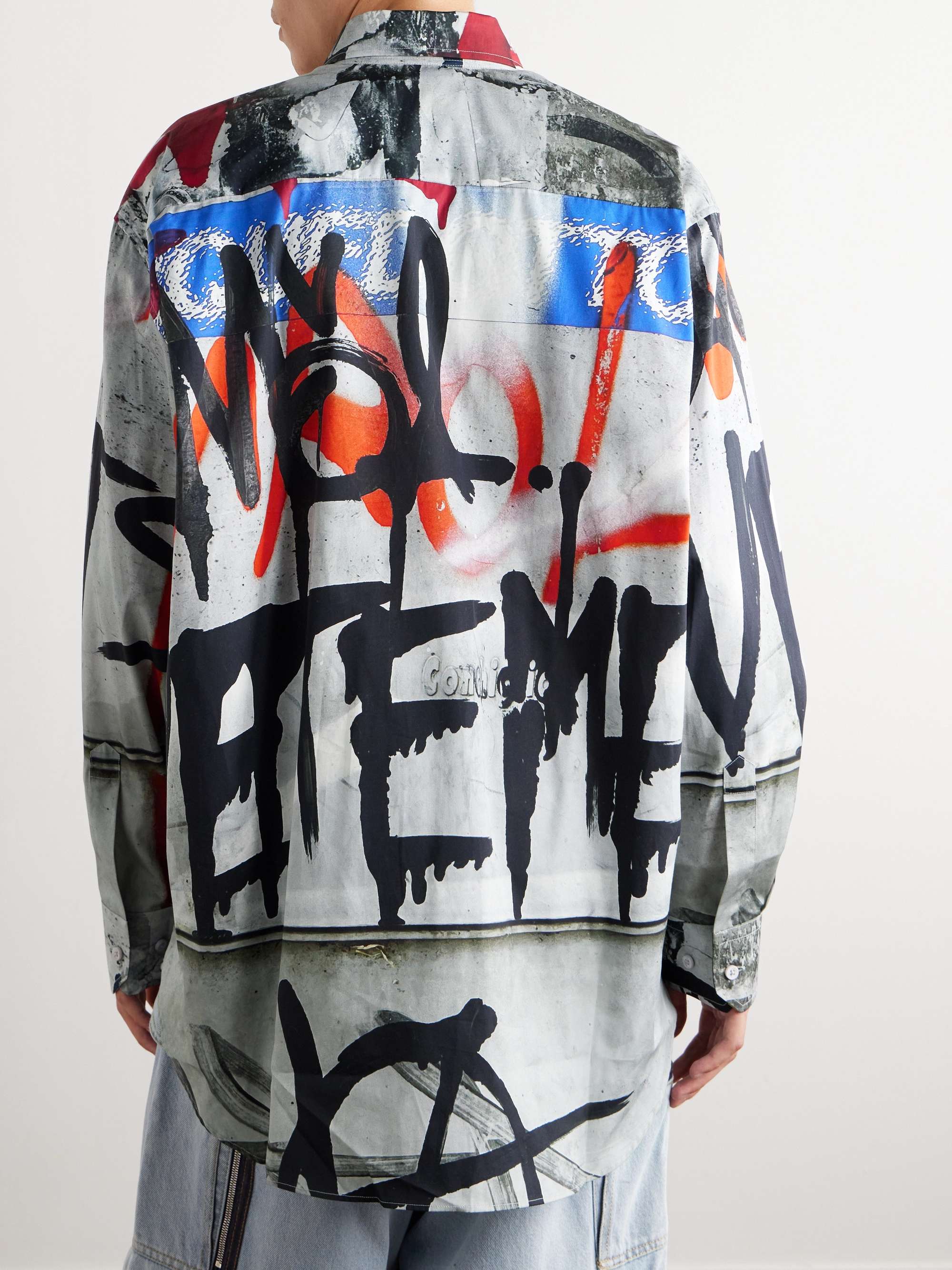VETEMENTS 