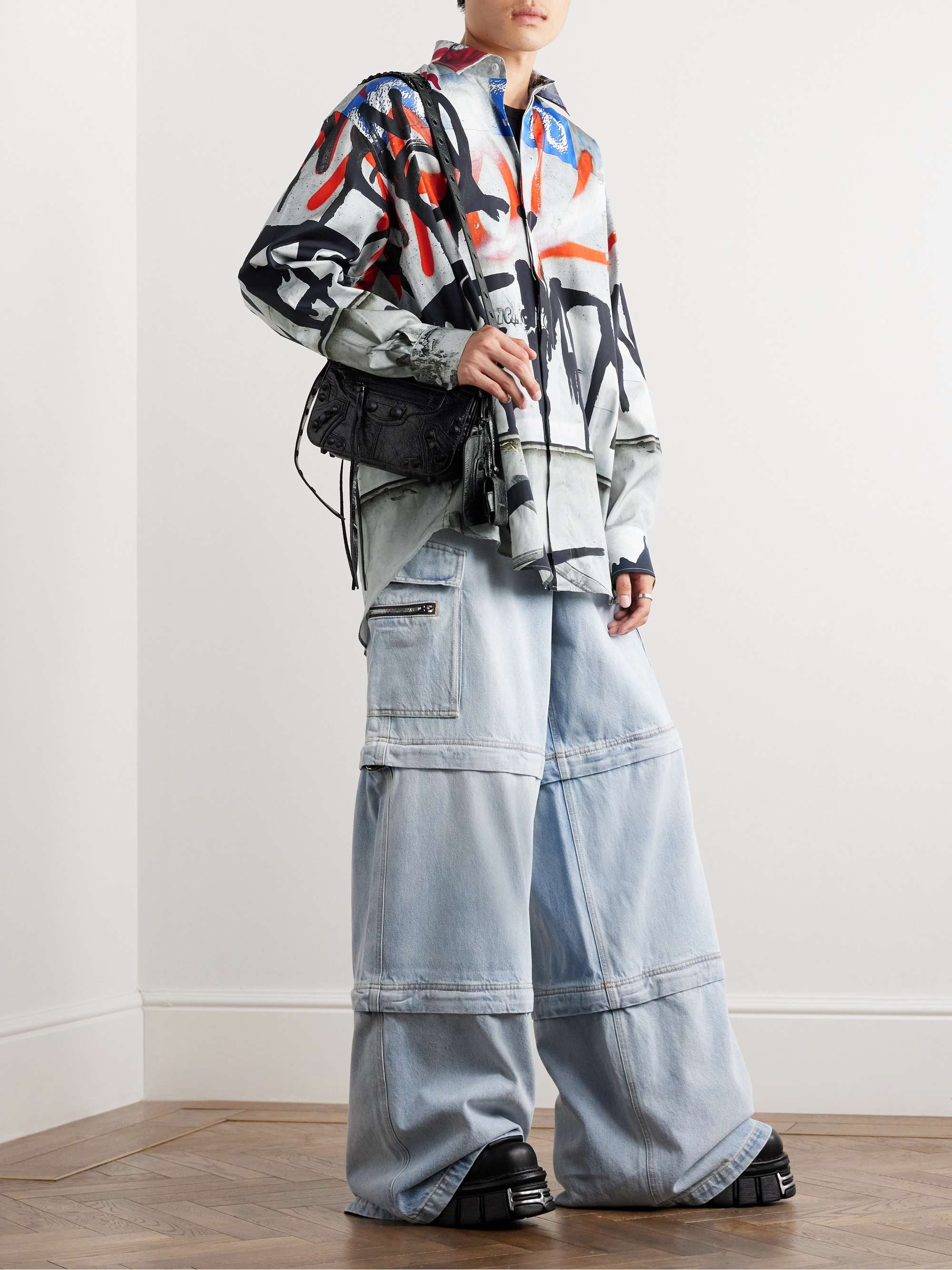 VETEMENTS 