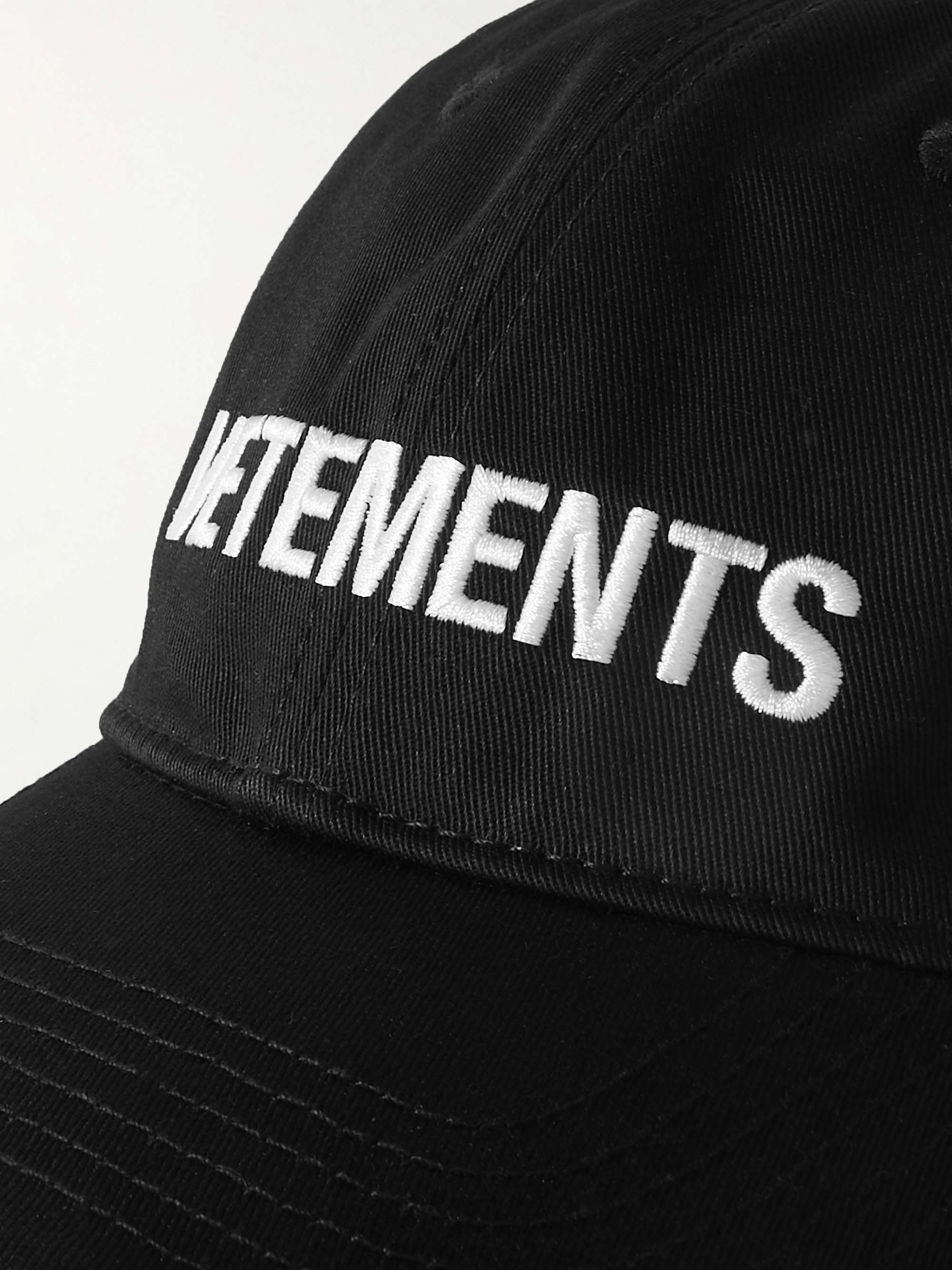 VETEMENTS 