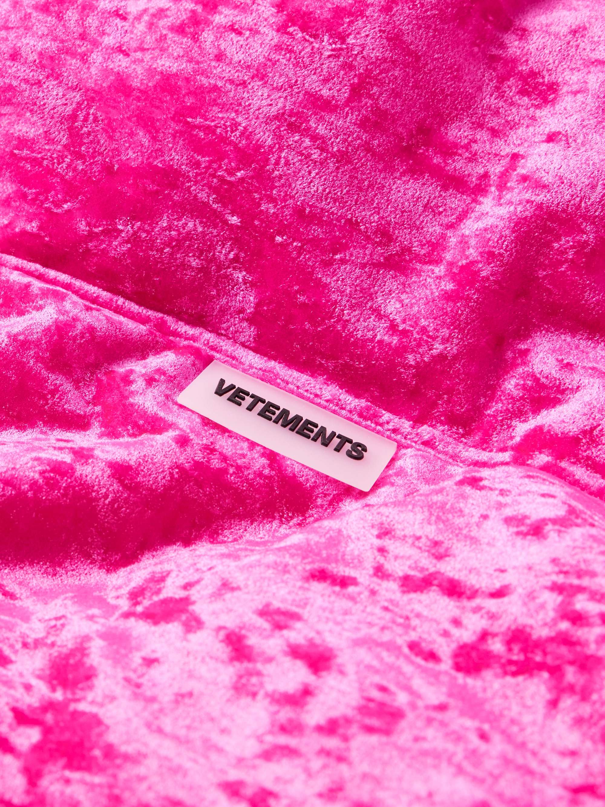 VETEMENTS Piumino in velluto con logo applicato