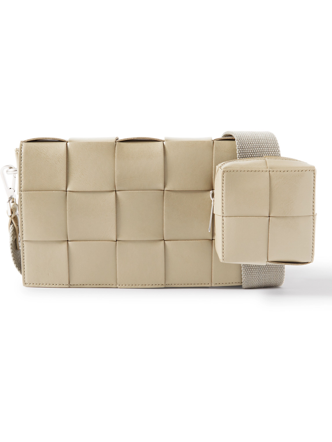 Bottega Veneta Cassette皮革斜挎包 In Taupe/taupe N-silver