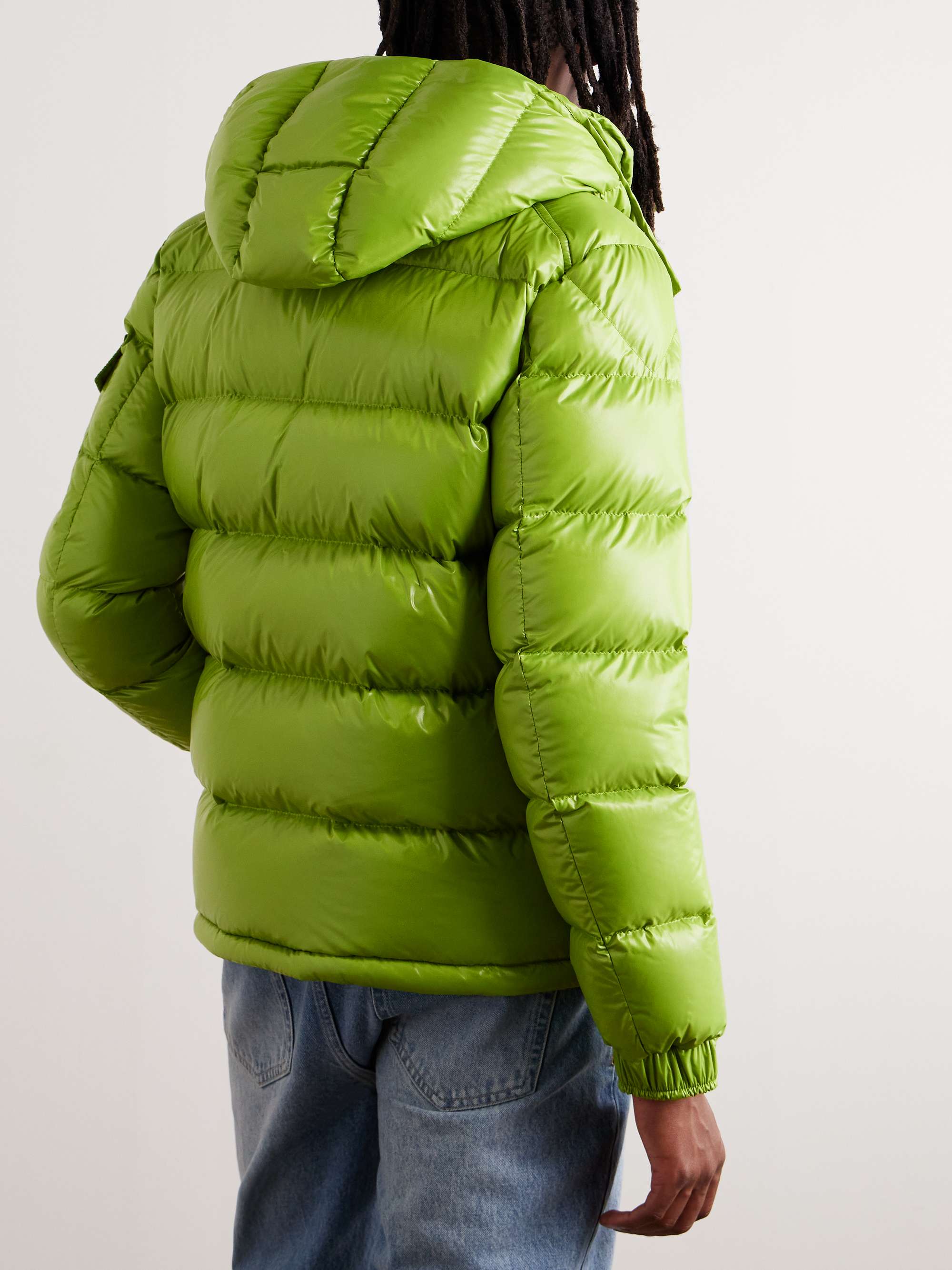 MONCLER جاكيت Maya بقبعة من القماش العازل المبطّن والمحشو بالزغب