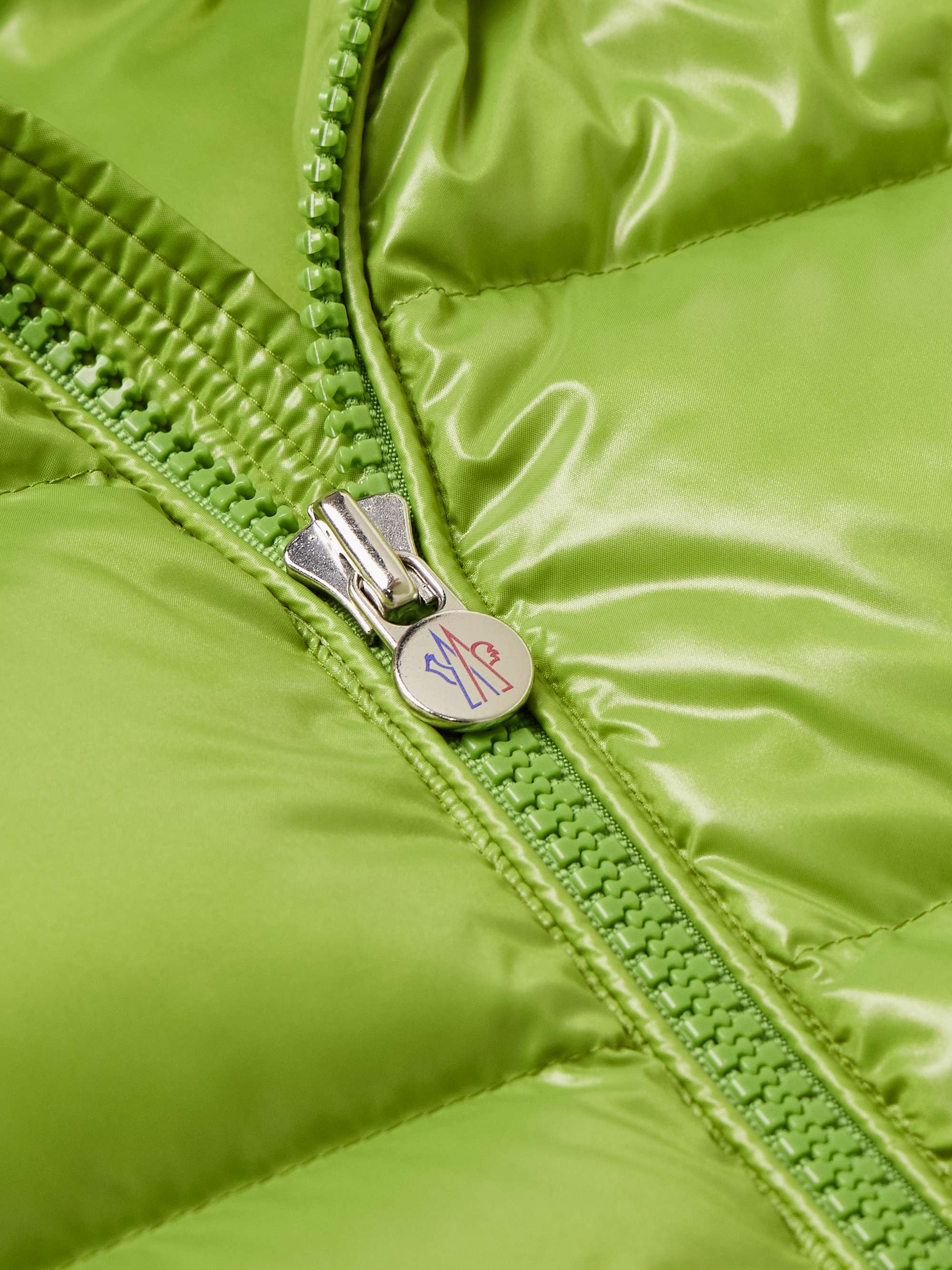 MONCLER جاكيت Maya بقبعة من القماش العازل المبطّن والمحشو بالزغب
