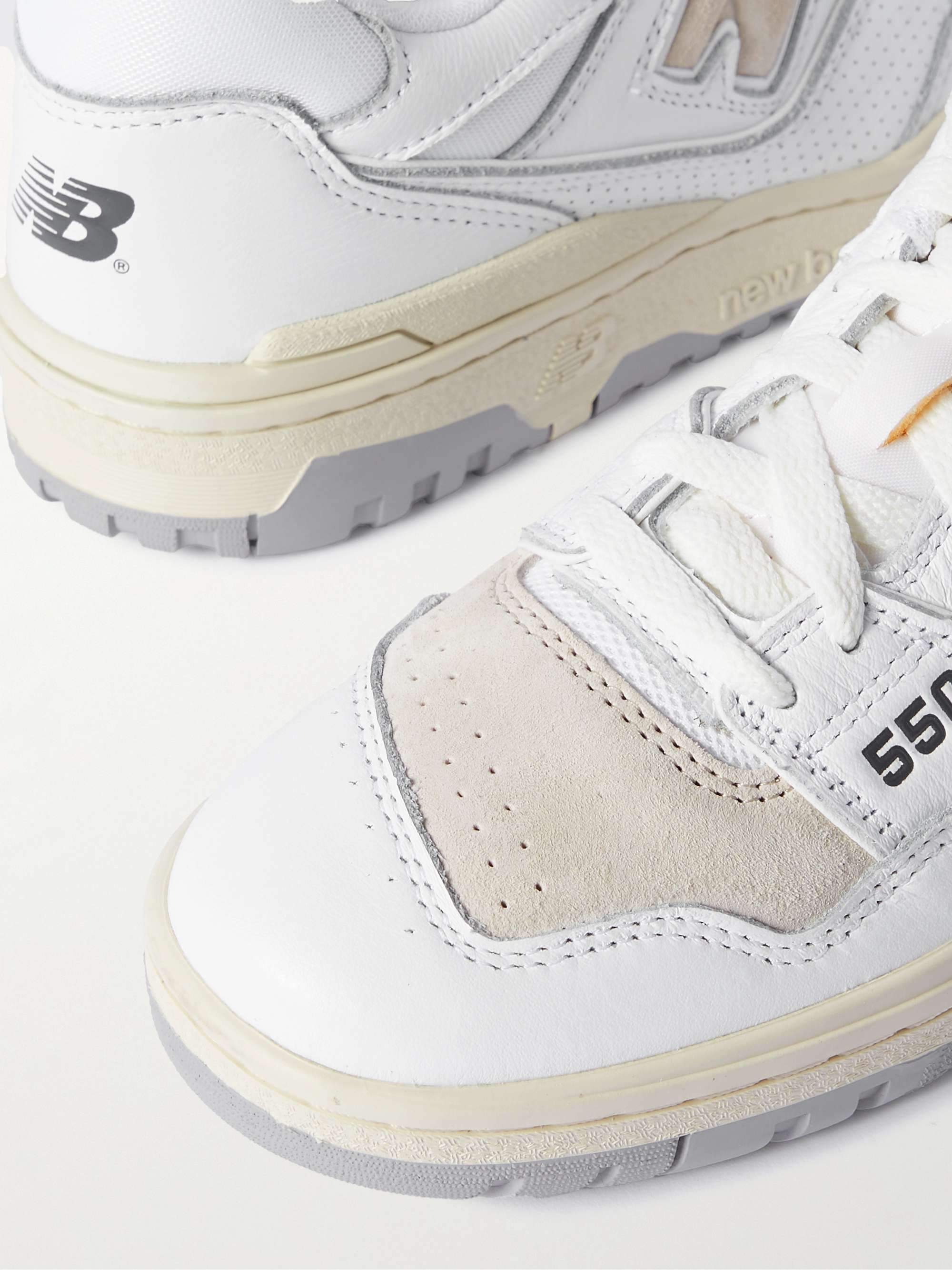 550 Sneakers aus perforiertem Leder, Veloursleder und Mesh von NEW  