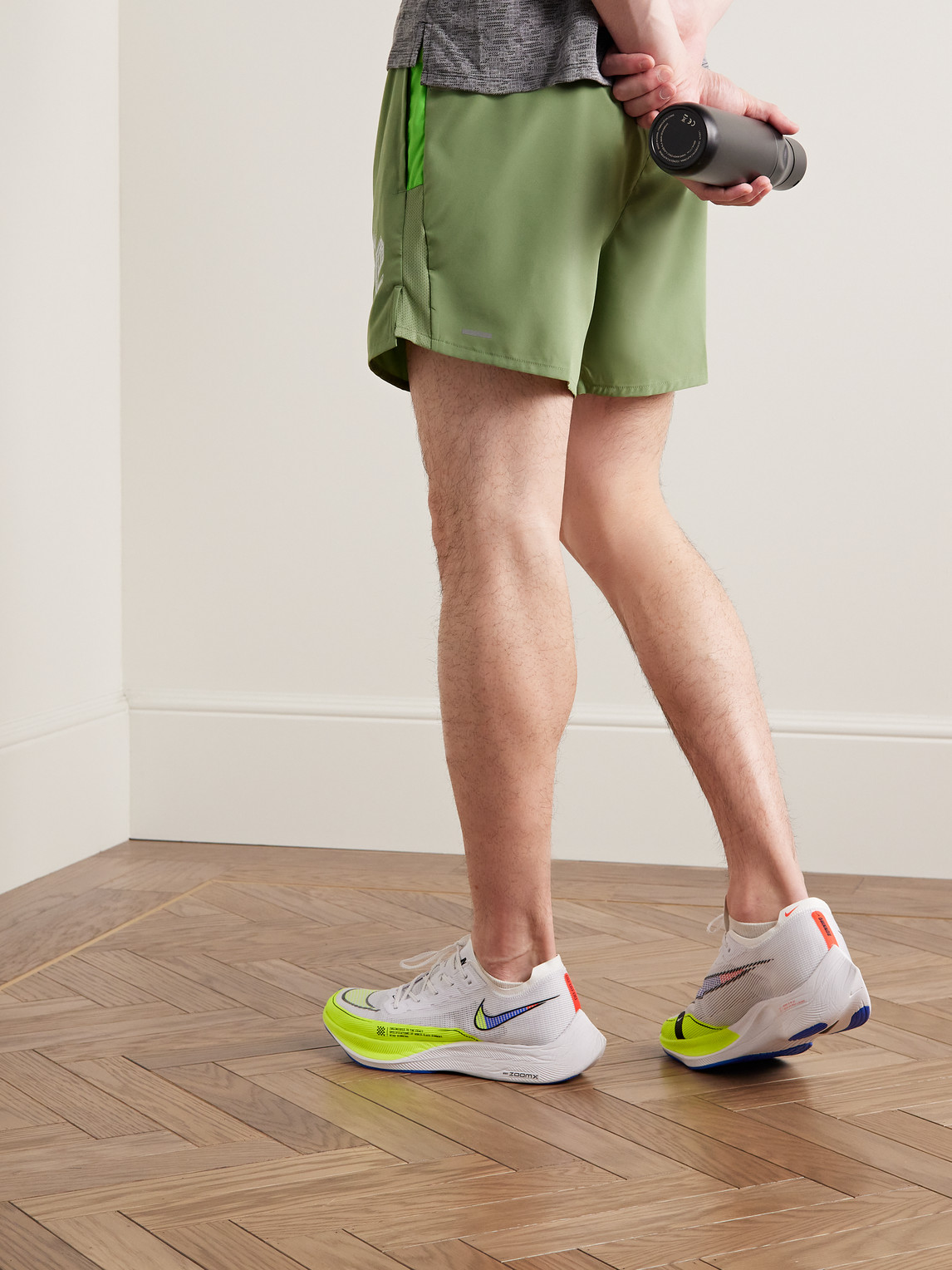 short nike challenger run division