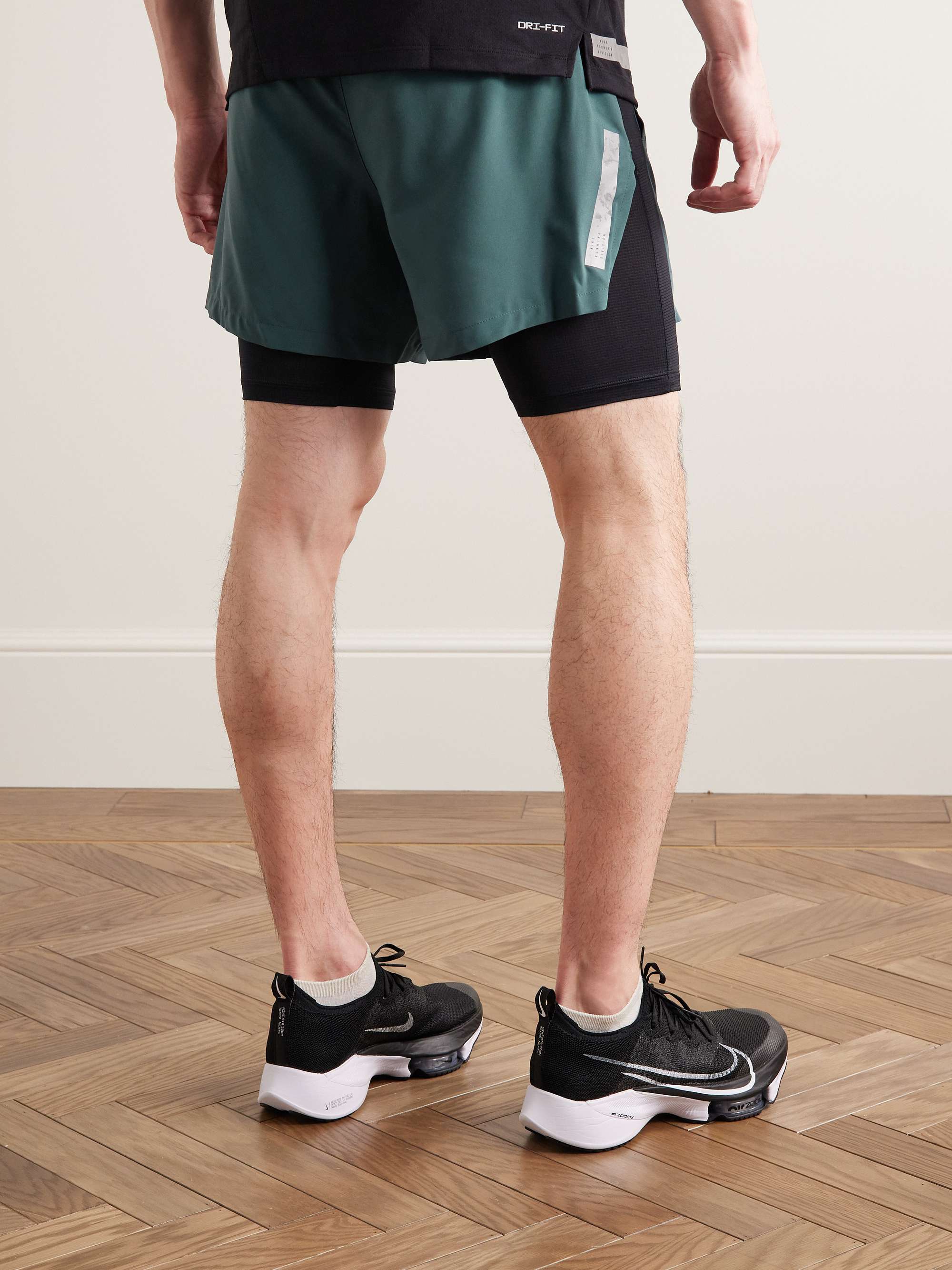 Venta ambulante Anécdota Distraer NIKE RUNNING Run Division Stride 2-in-1 Straight-Leg Mesh-Panelled Dri-FIT  Drawstring Shorts for Men | MR PORTER