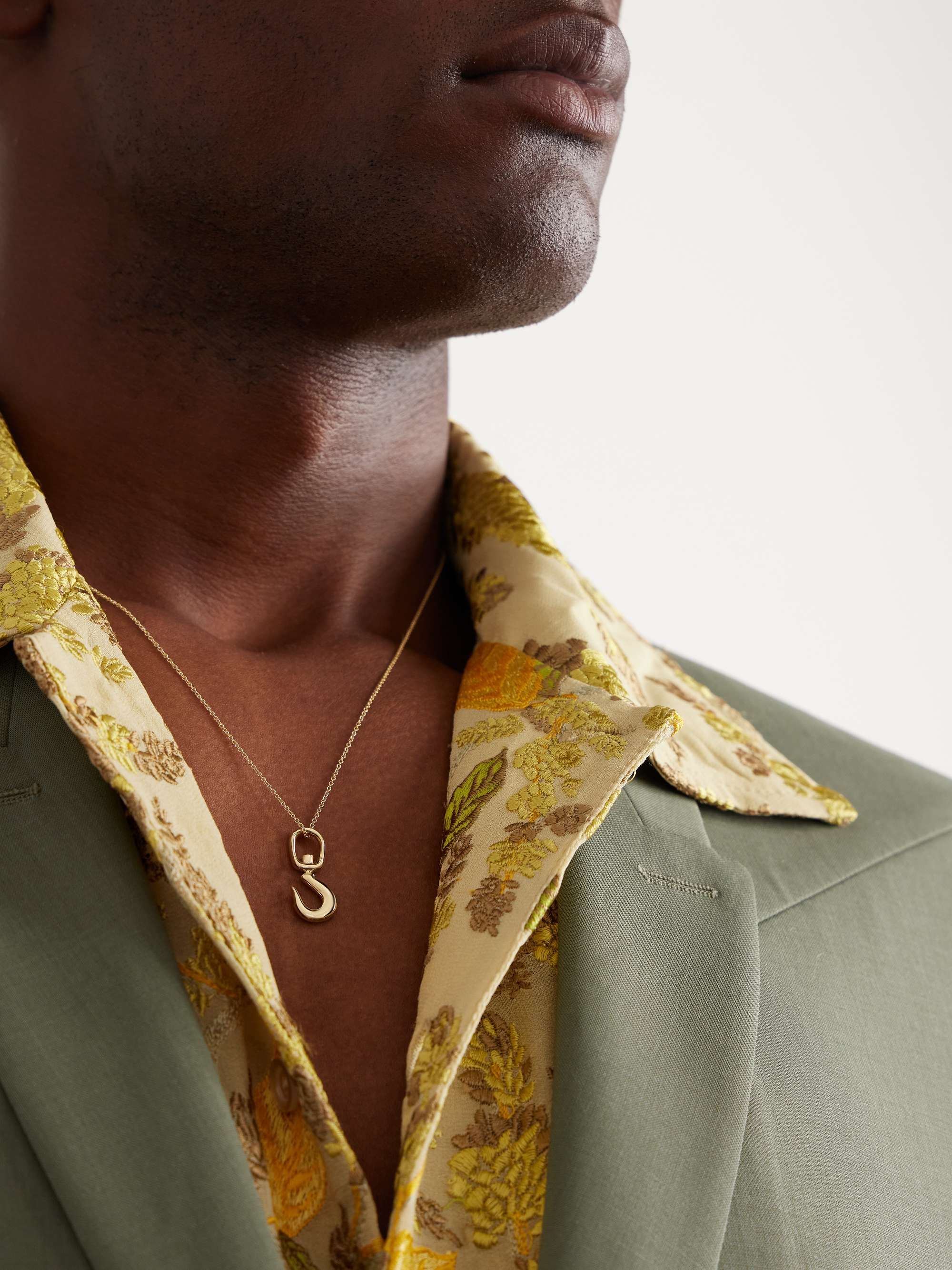 MATEO Gold Pendant Necklace
