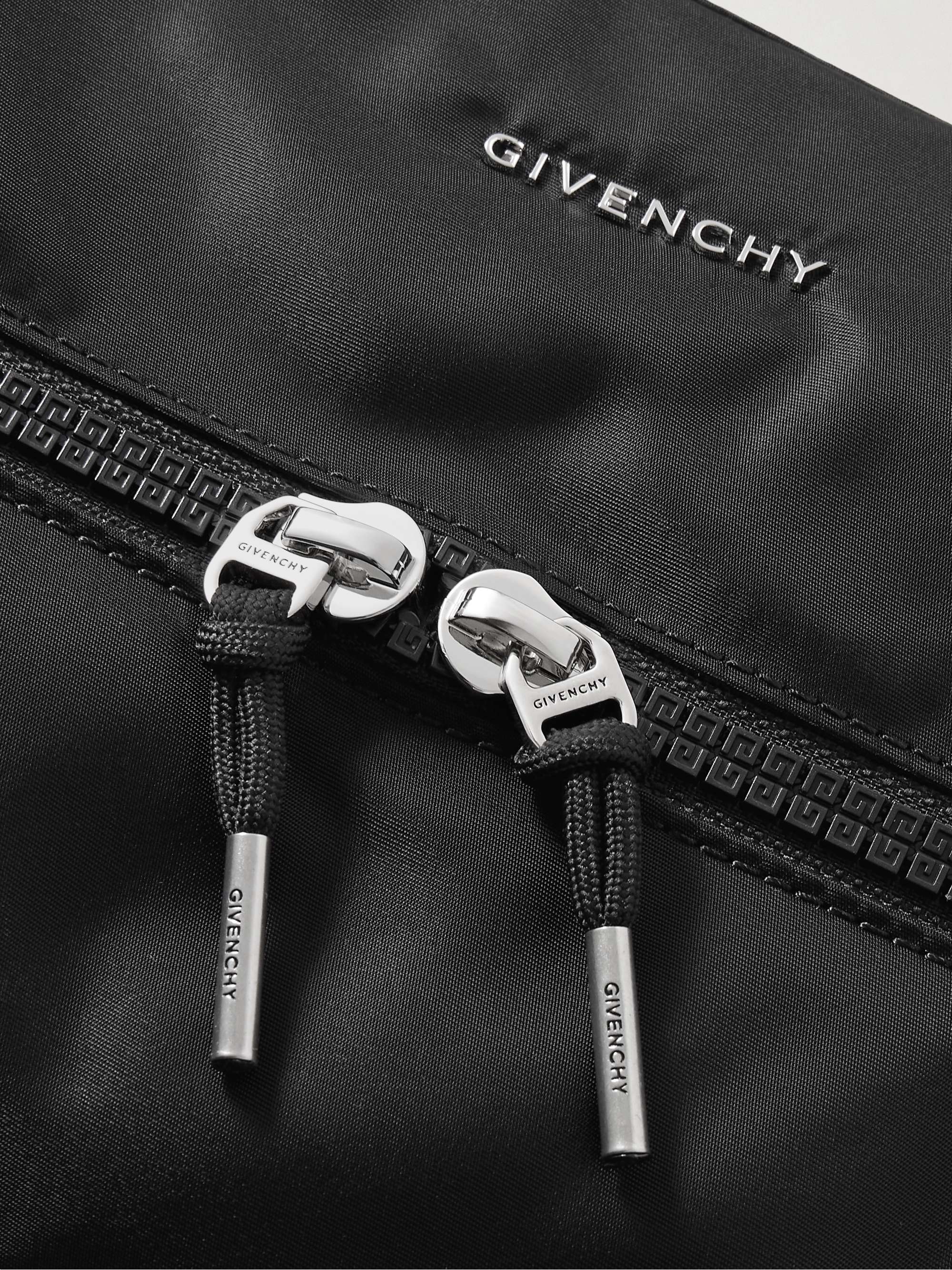GIVENCHY 