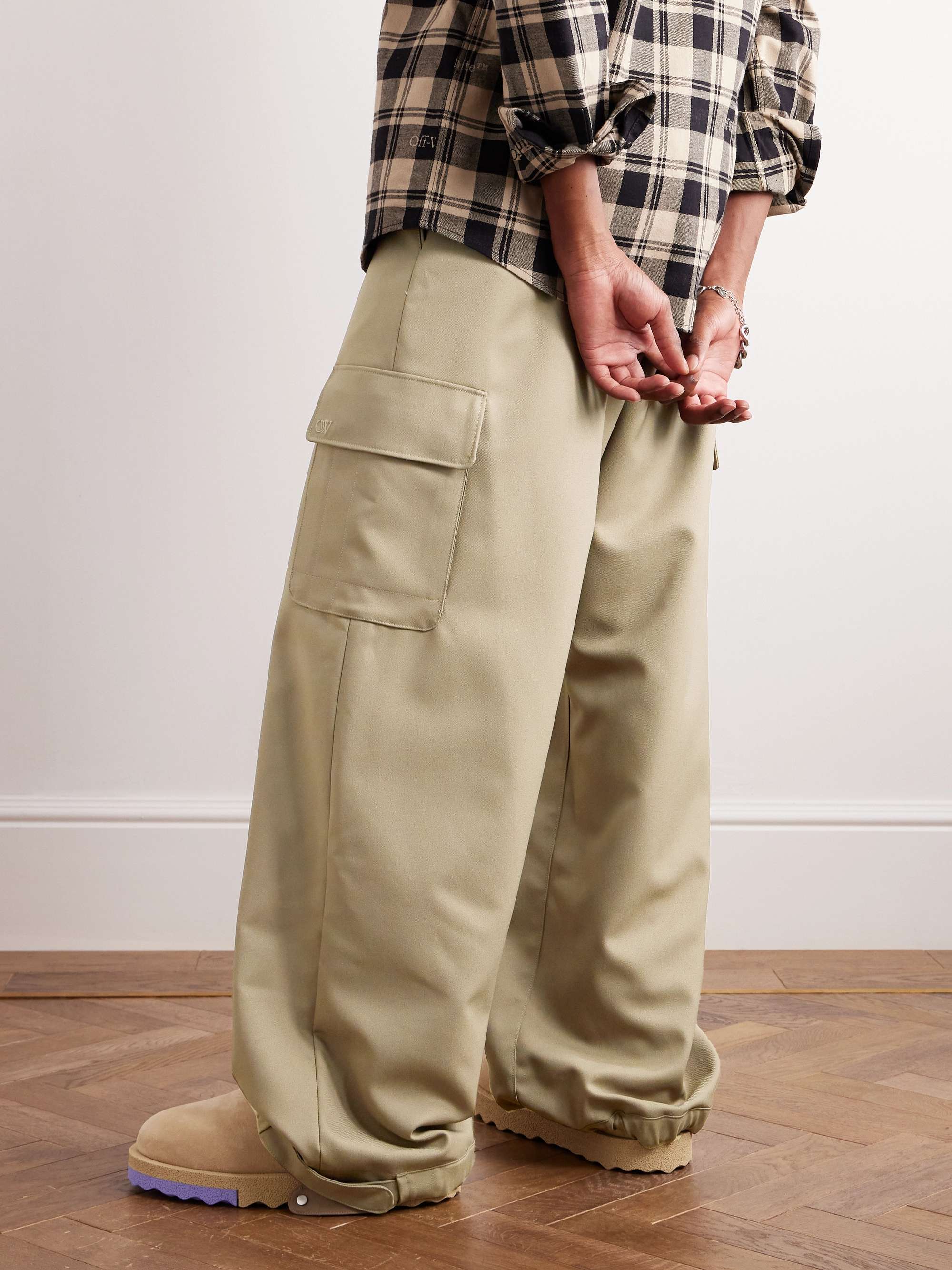 OFF-WHITE 