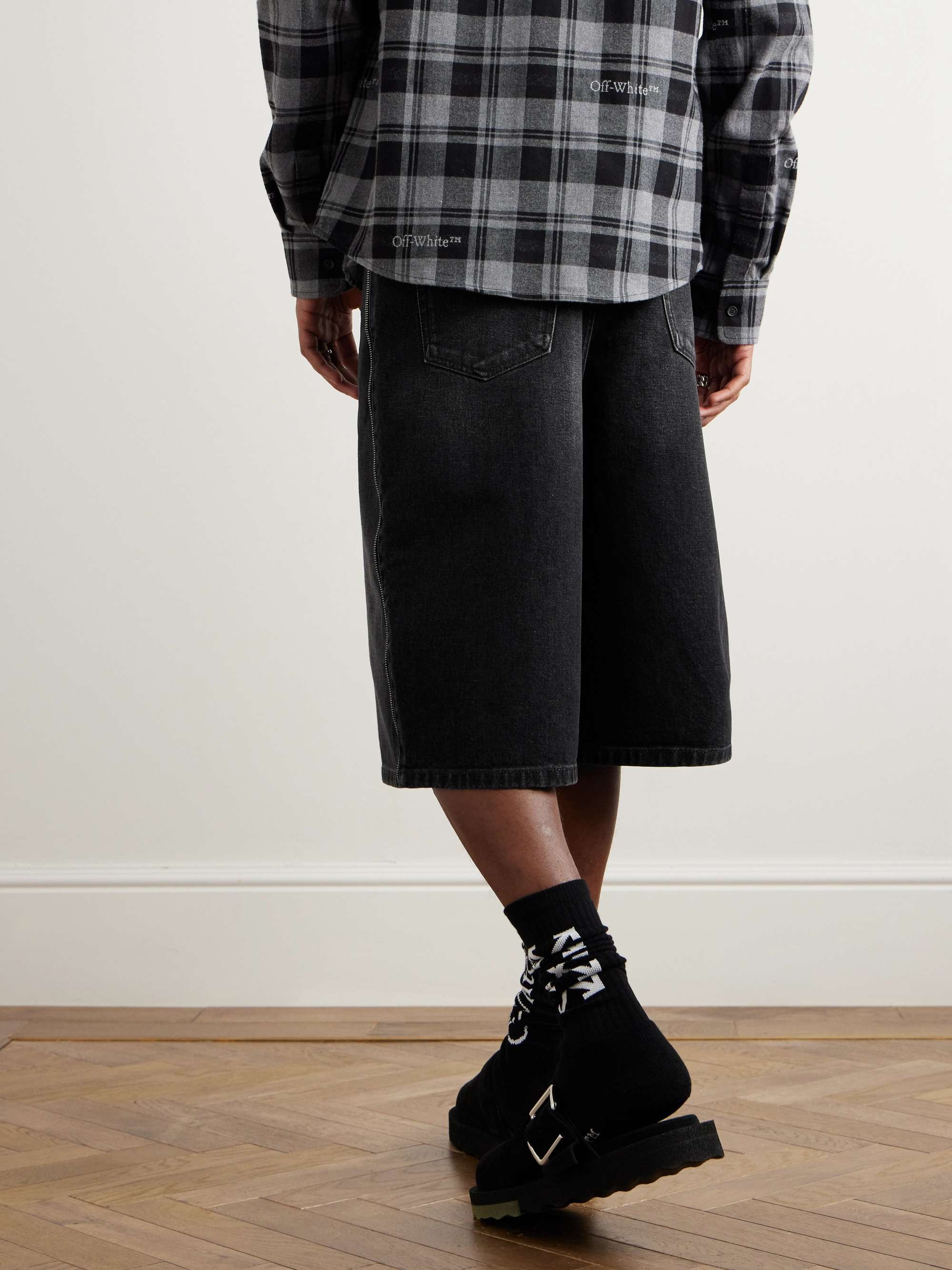 OFF-WHITE 