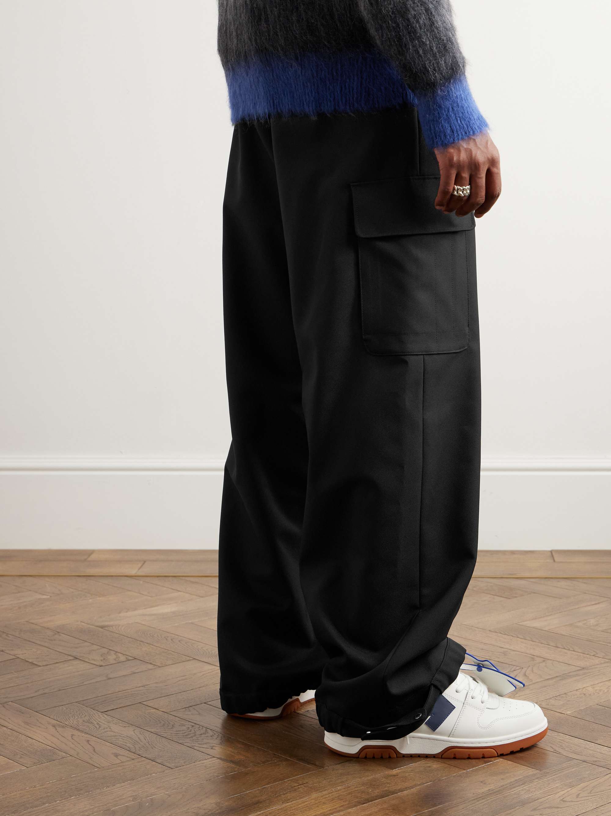 OFF-WHITE 