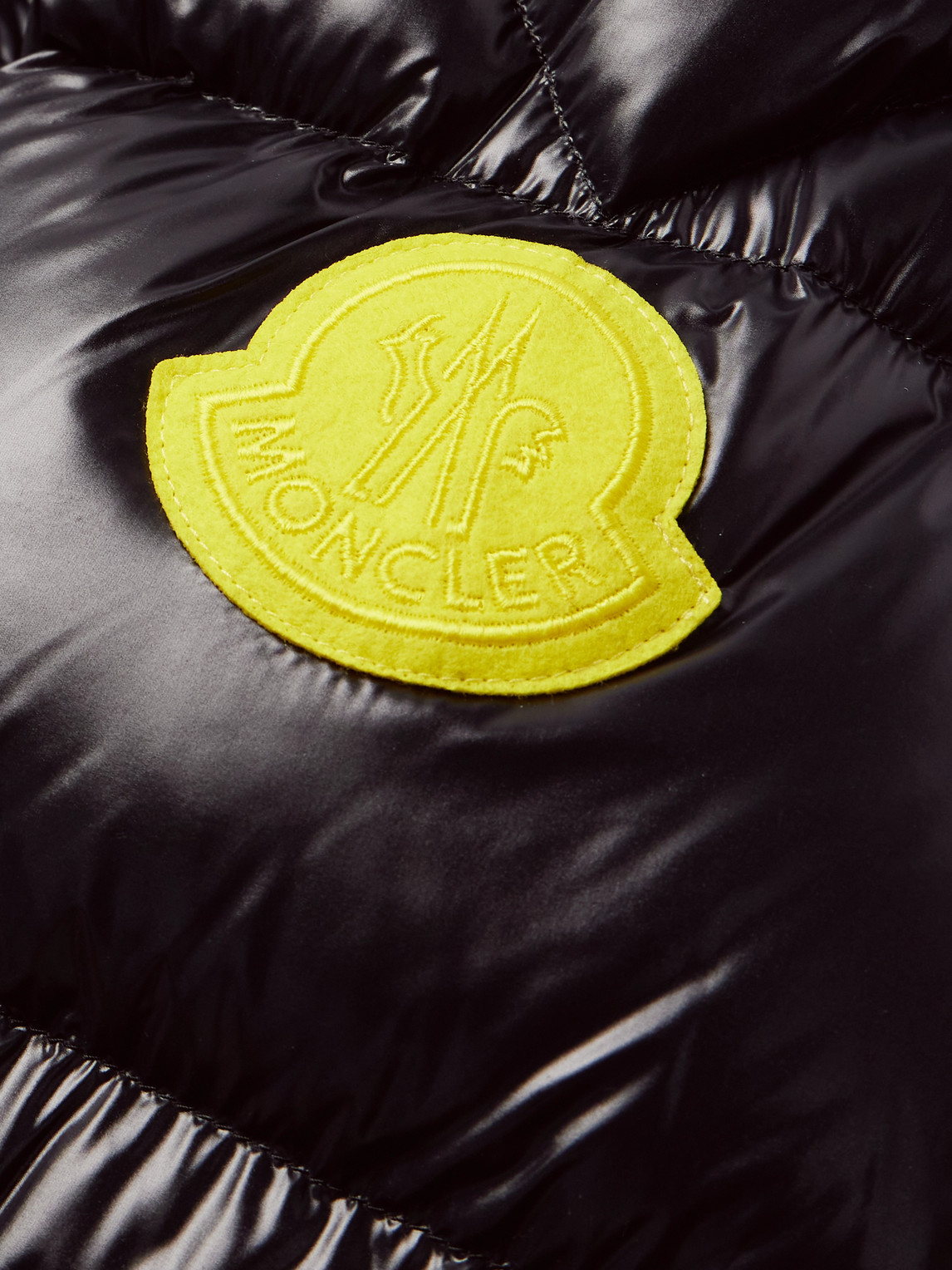 Moncler Dervox Logo Patch Down Jacket In Black