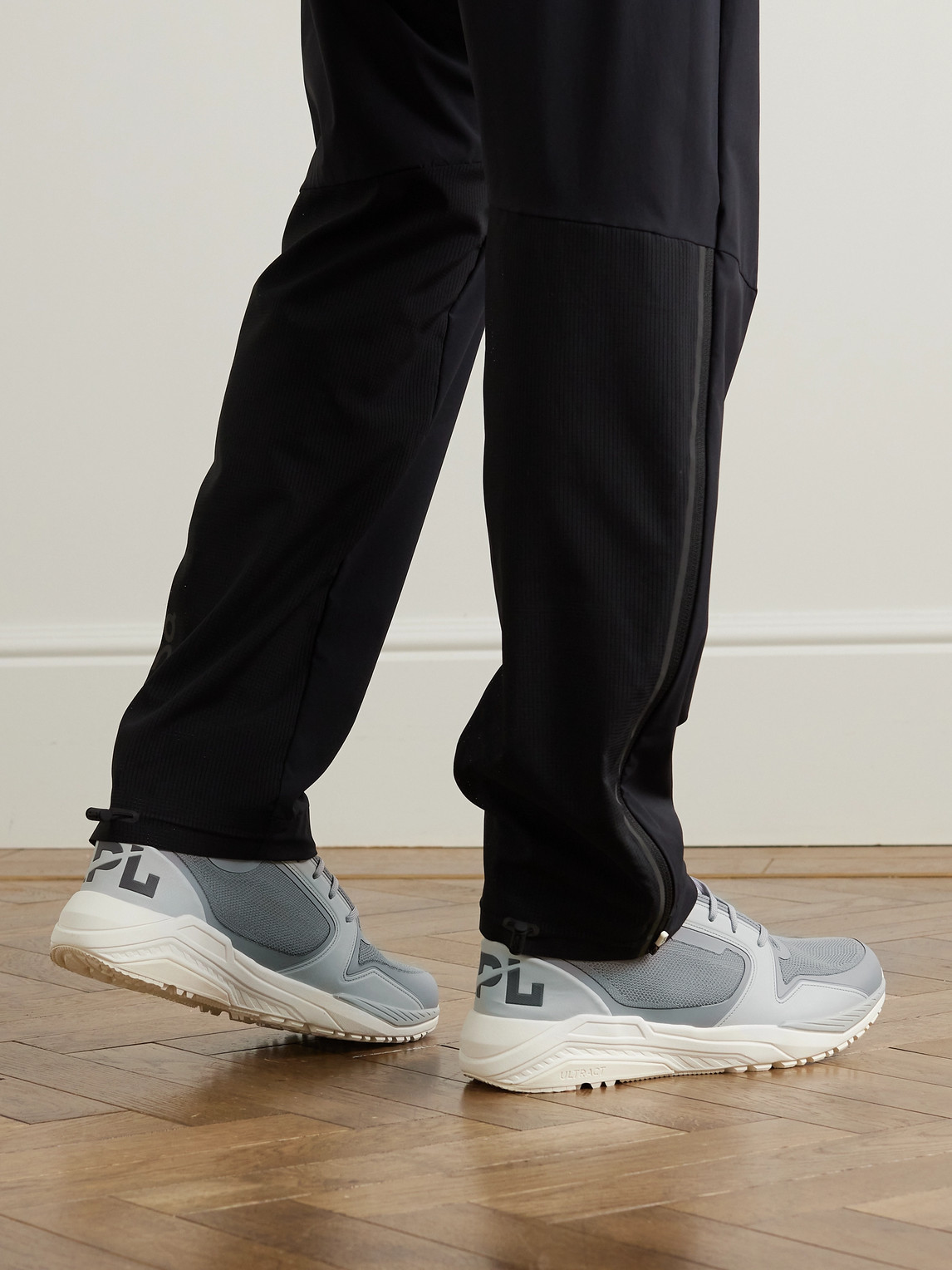 APL Athletic Propulsion Labs Defender TechLoom and TPU High  display picture 2