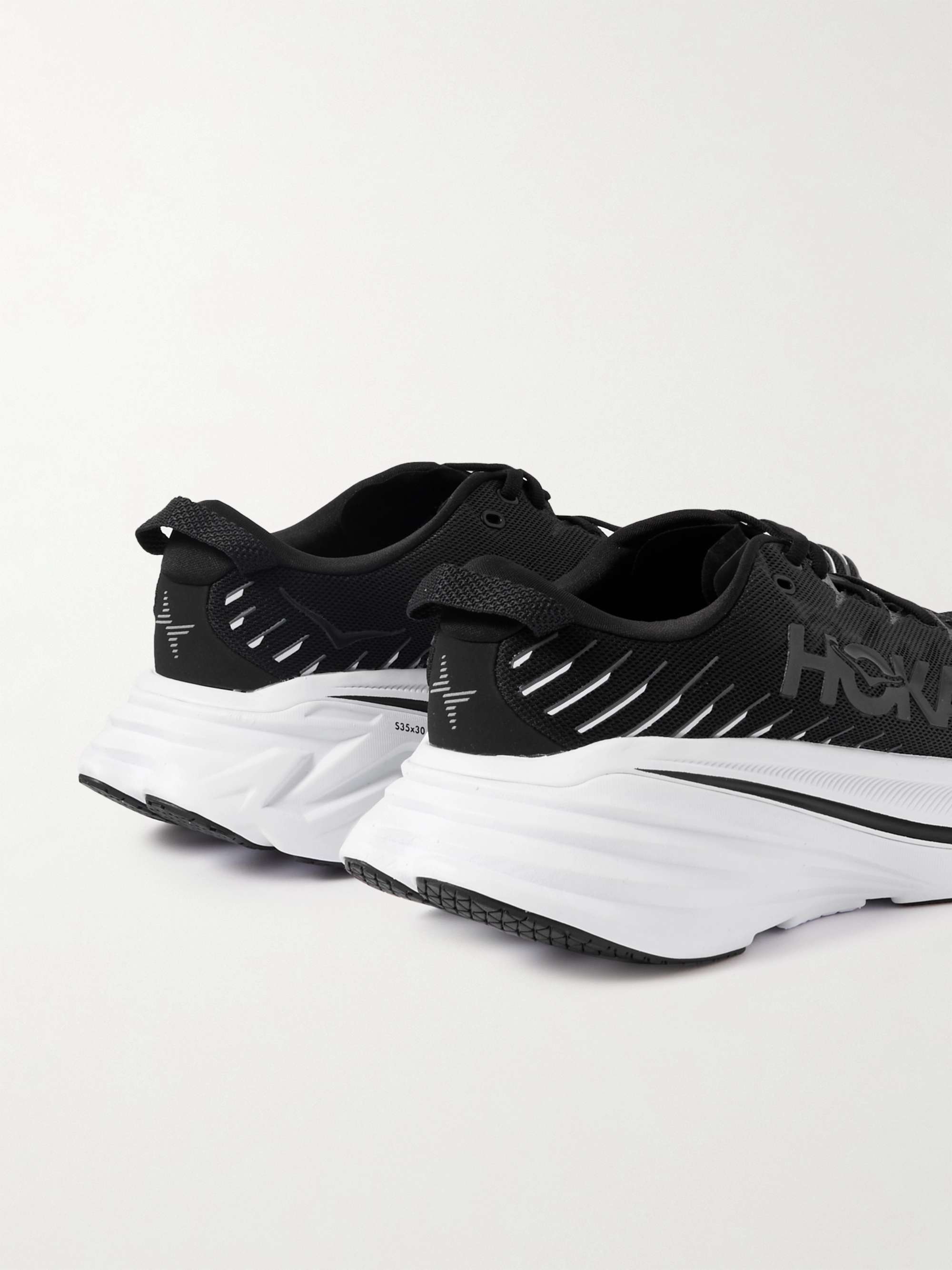 HOKA ONE ONE 