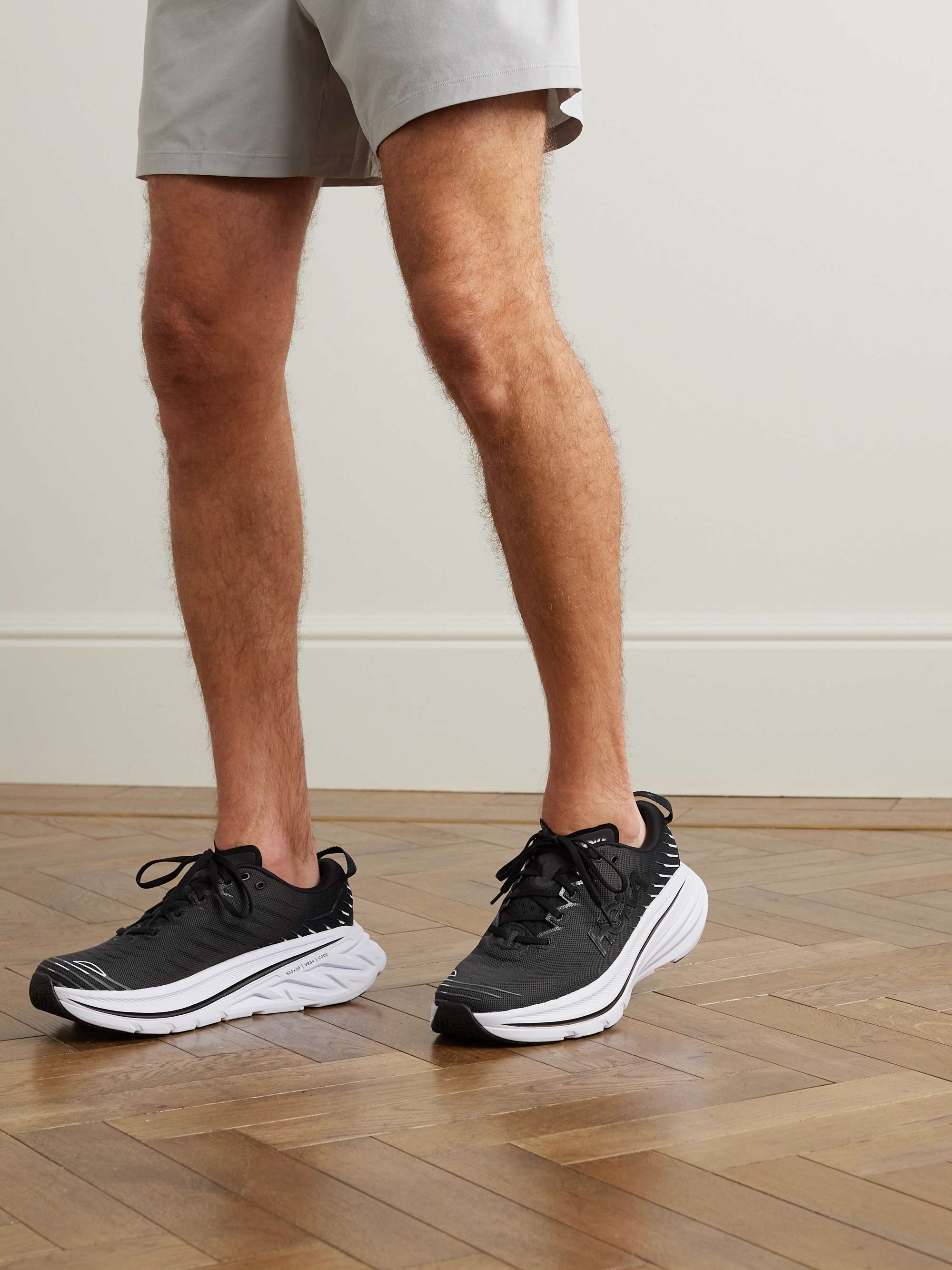 HOKA ONE ONE 