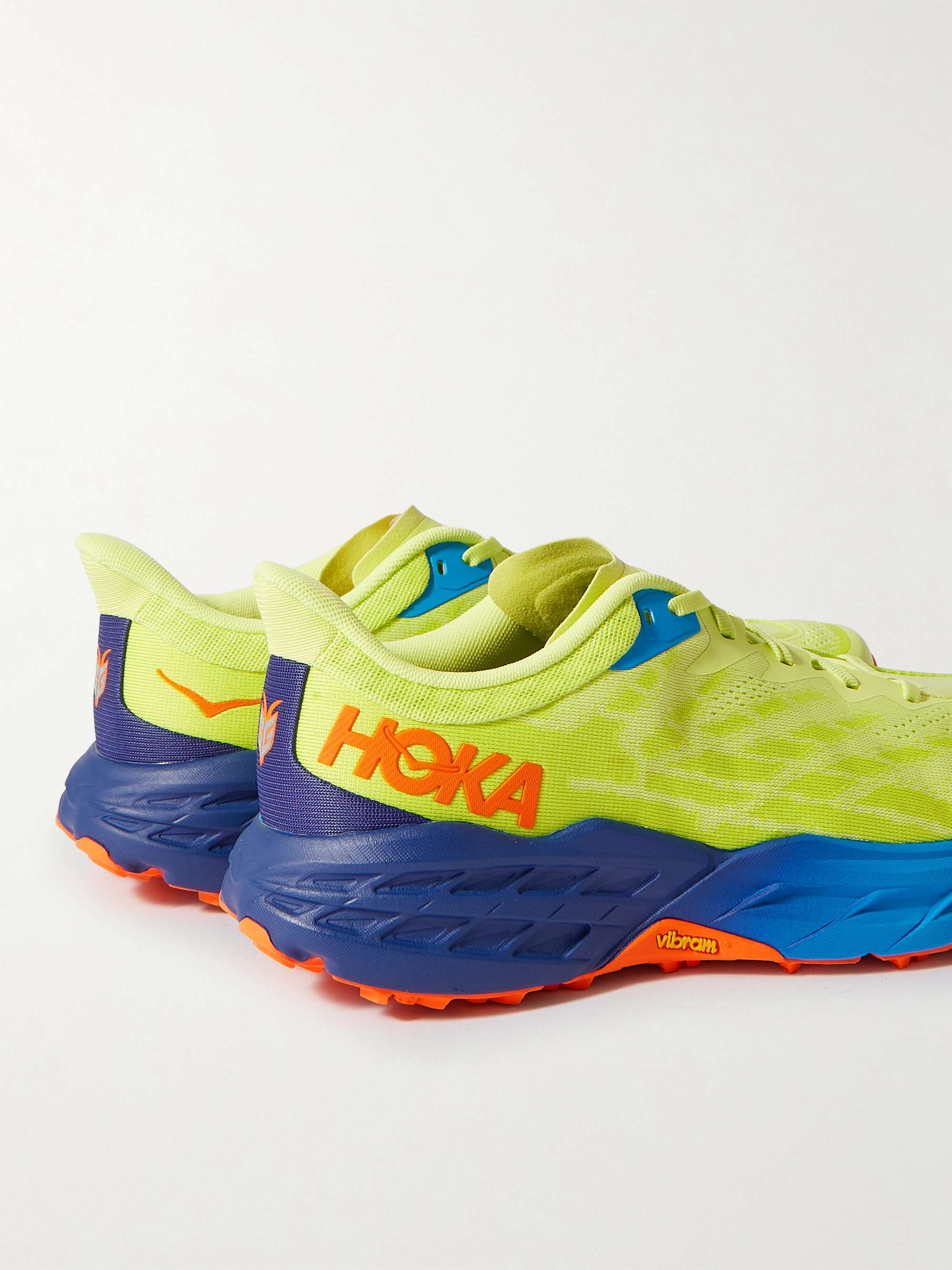 HOKA ONE ONE 