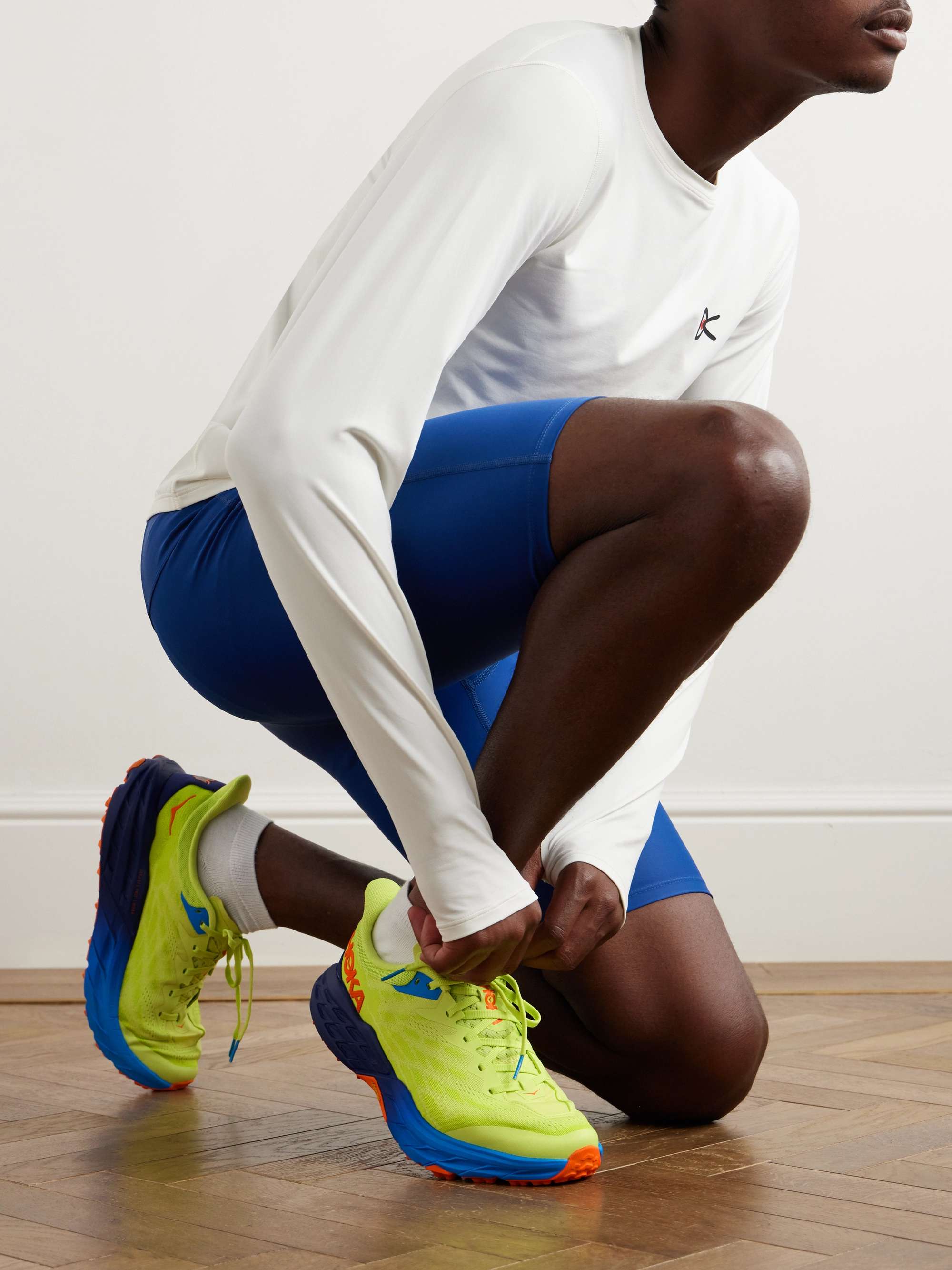HOKA ONE ONE 