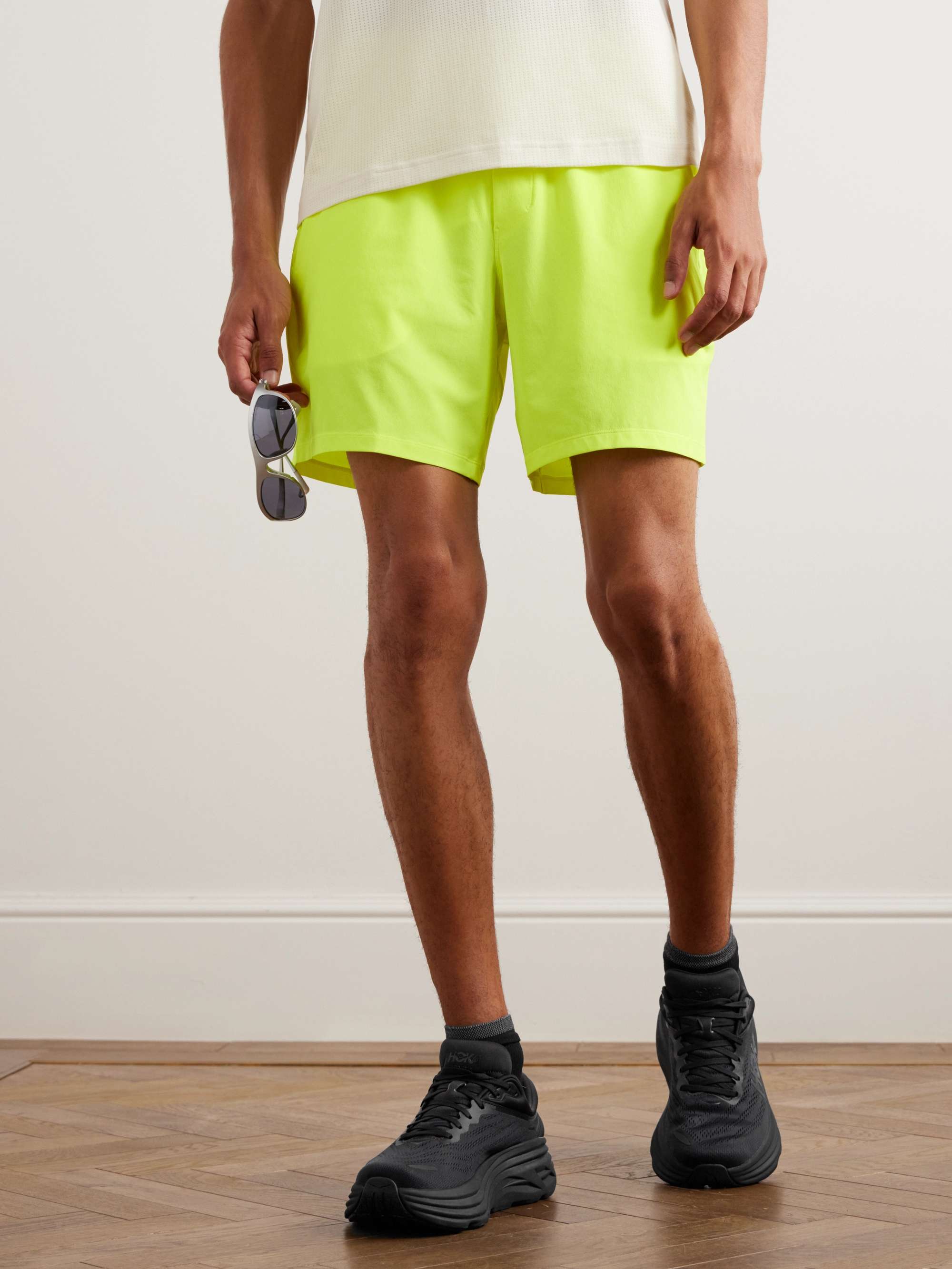 HOKA ONE ONE 