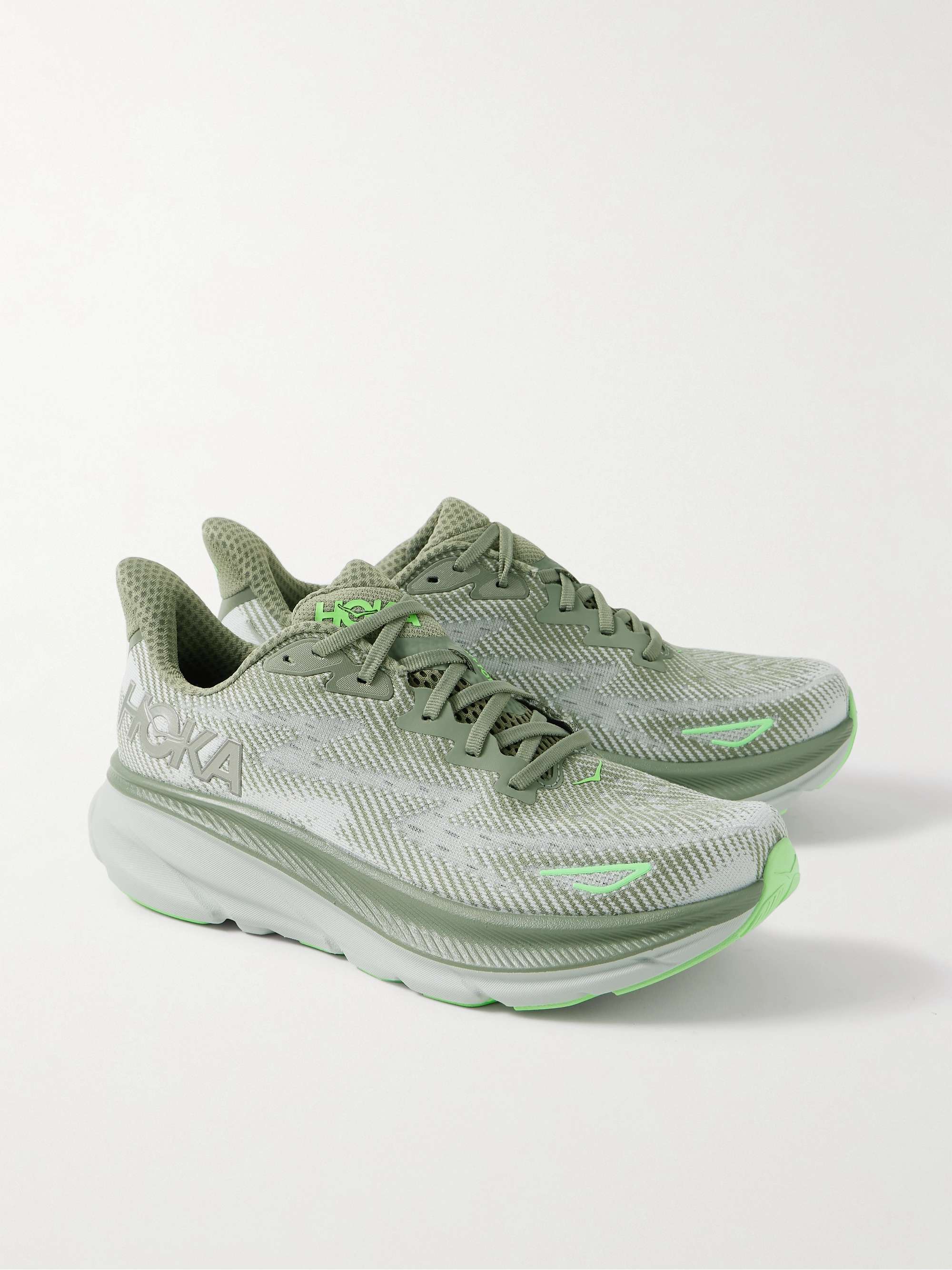 HOKA ONE ONE 
