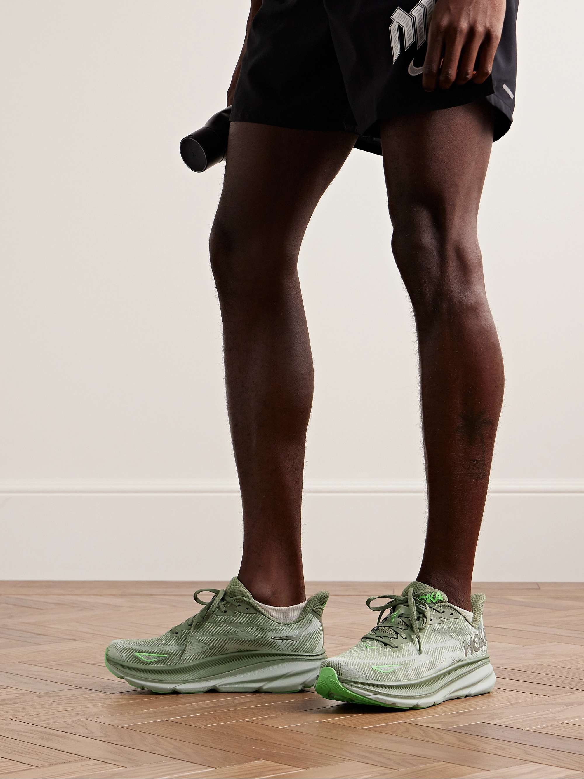 HOKA ONE ONE 