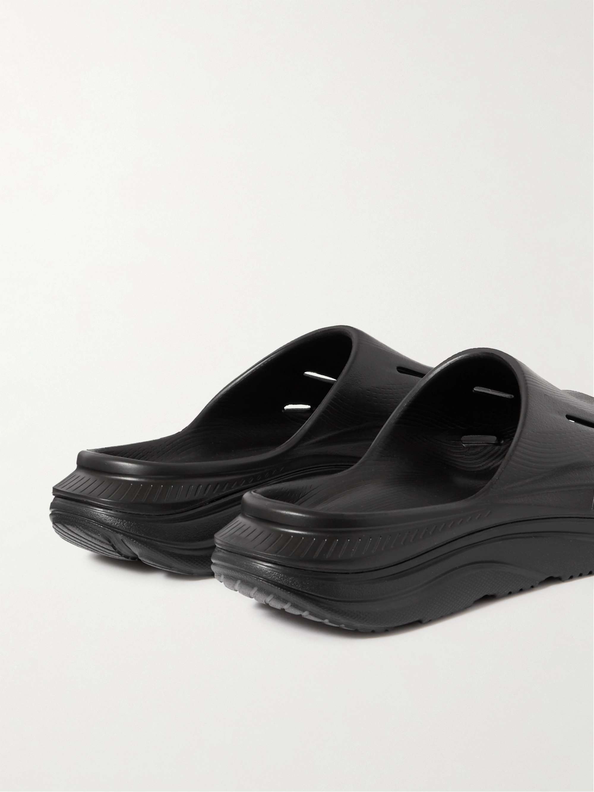 HOKA ONE ONE 